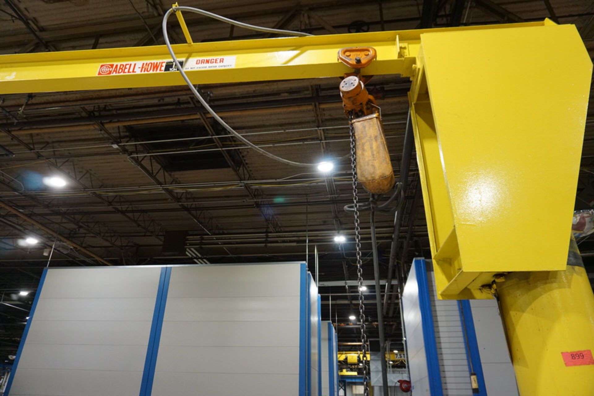 FLOOR MOUNT JIB CRANE COLUMN APPROX 14" X 12' X 12' ARM W/ 1 TON AIR HOIST - Image 3 of 3