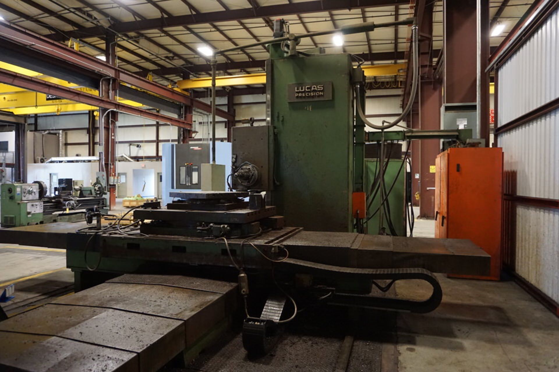 LUCAS 40T HORIZONTAL BORING MILL, W/ ROTARY TABLE - Image 5 of 5