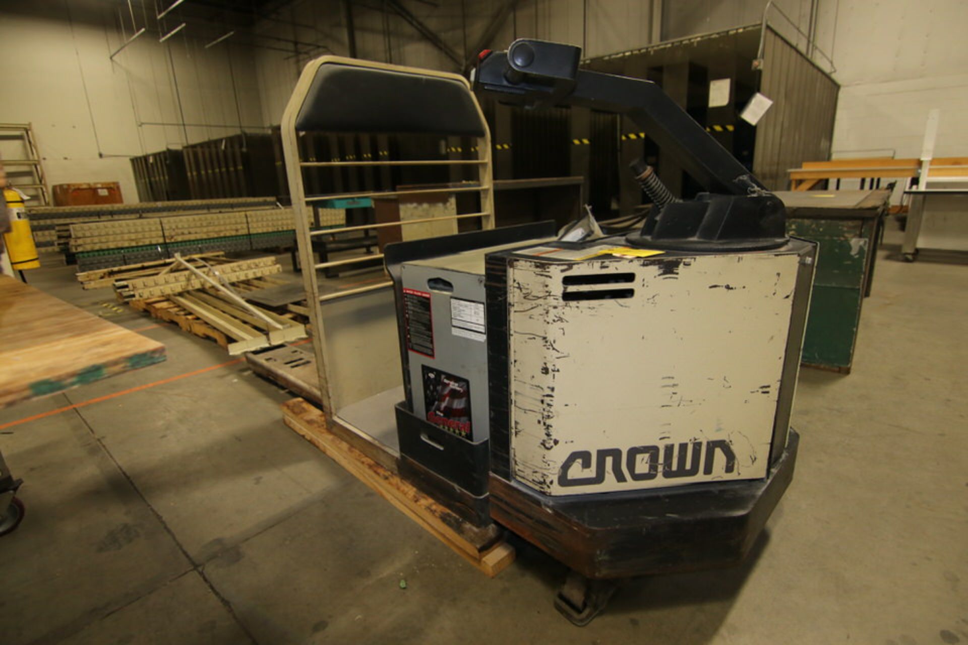 Crown Stand-up Lift Model PC3020-60 - Image 3 of 3