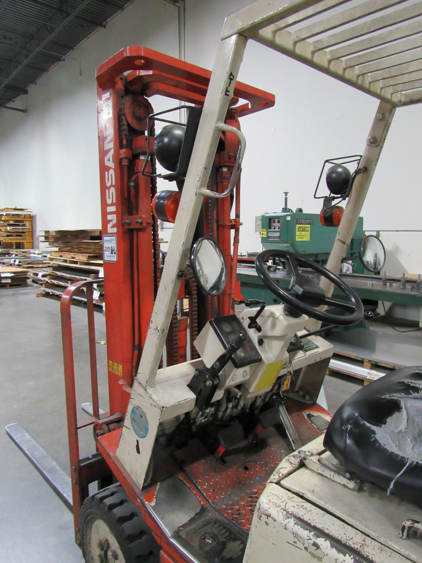 5,000 Lb. Nissan 50 LPG Forklift - Image 3 of 3