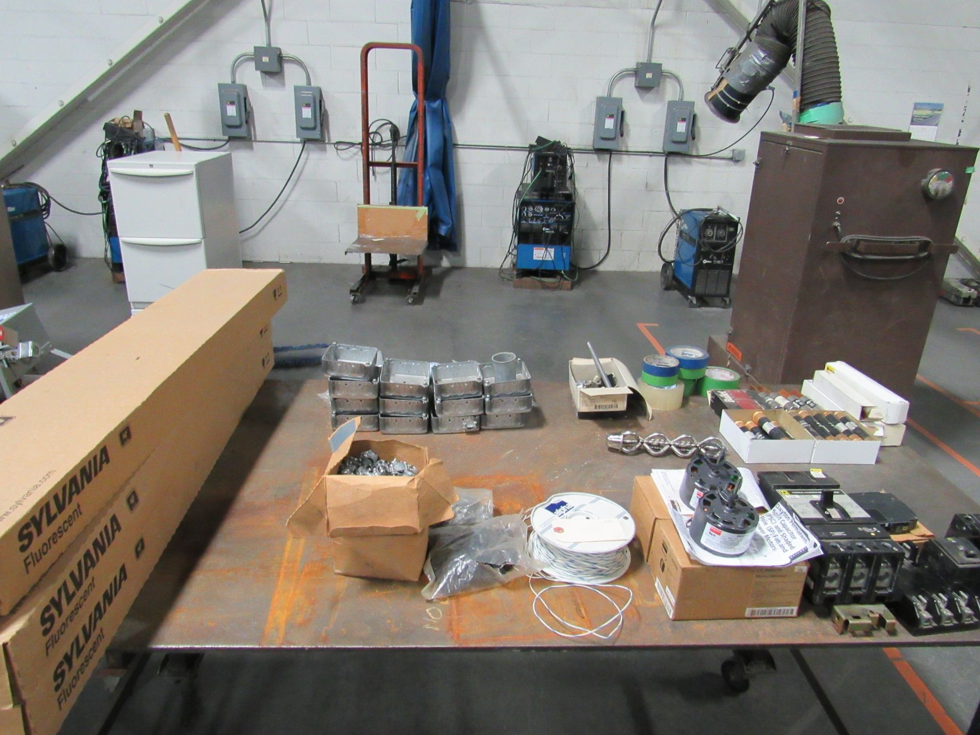 Lot: Electrical Components