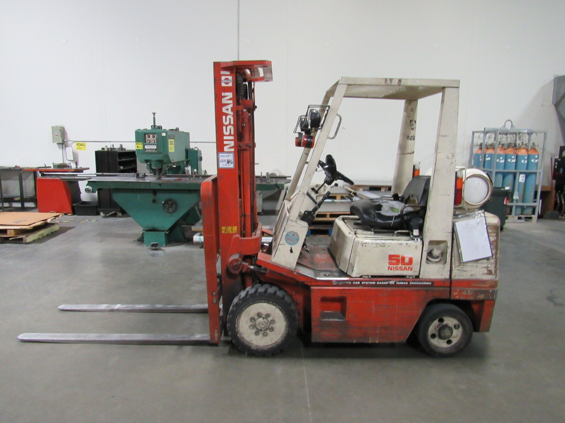 5,000 Lb. Nissan 50 LPG Forklift - Image 2 of 3