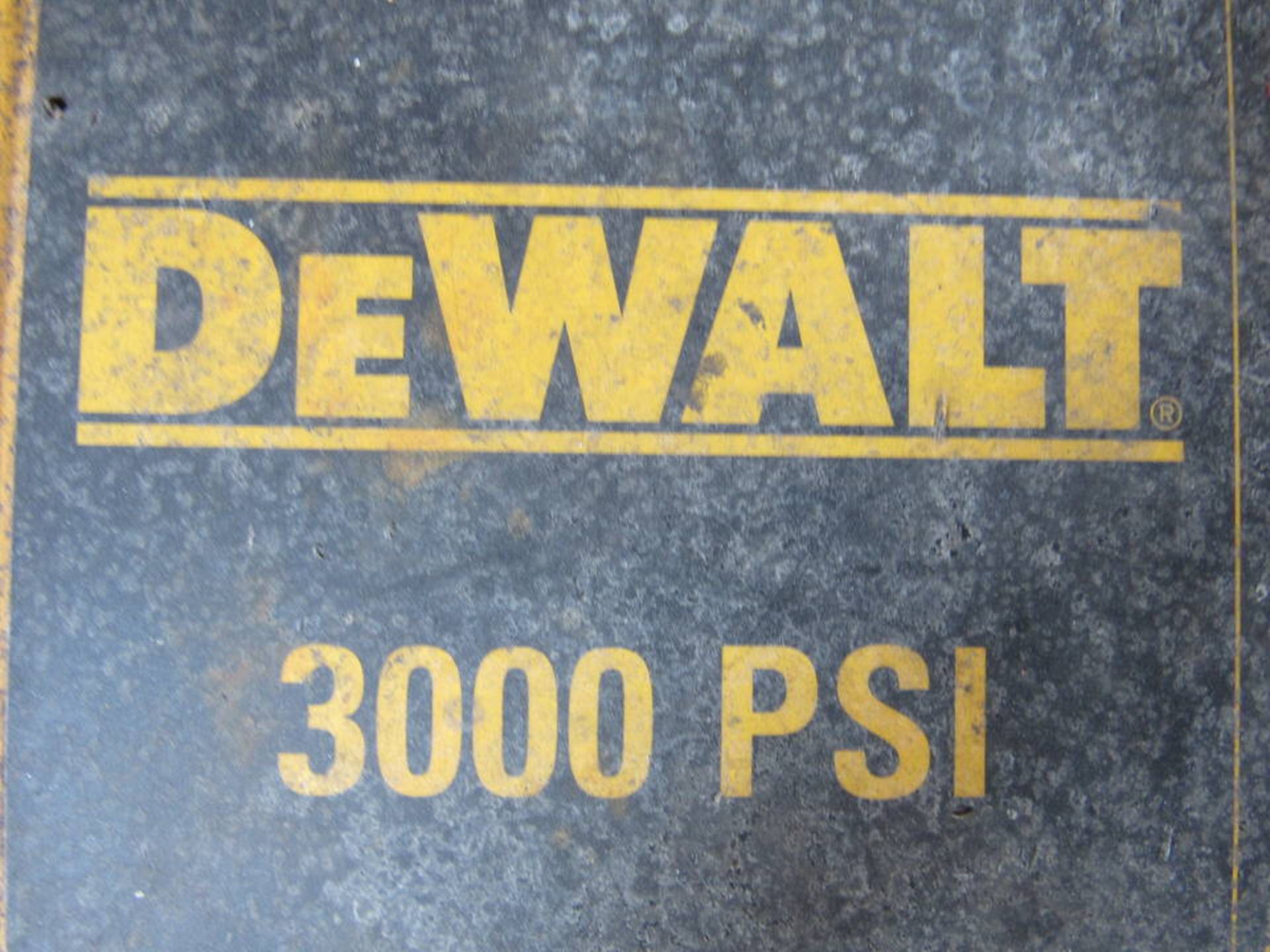 3000 PSI Dewalt Pressure Washer - Image 5 of 5