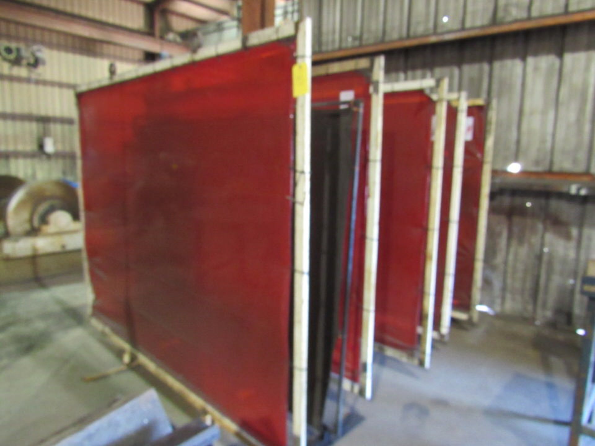 Lot: Welding Screens