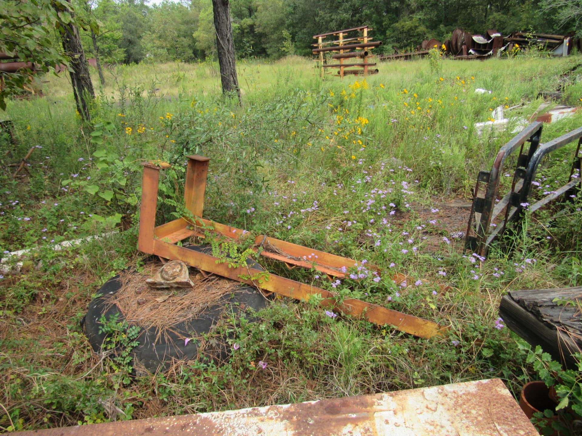 Lot 2 Horses with material & table: 141" x 31" x 38" - Image 8 of 8