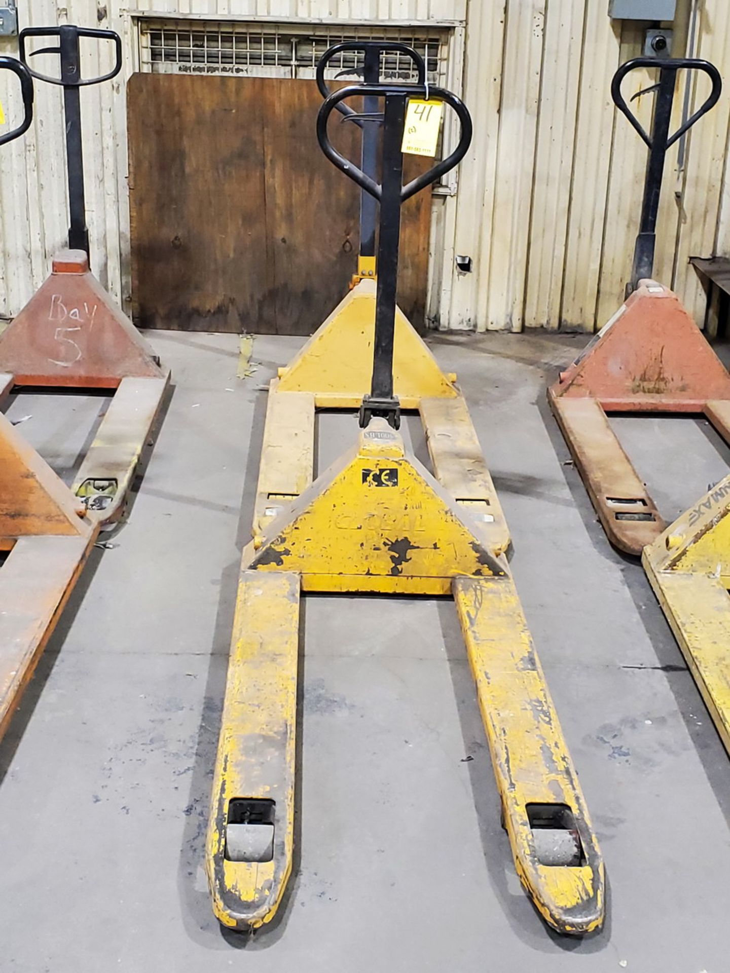 (2) Pallet Jacks 5500 Cap