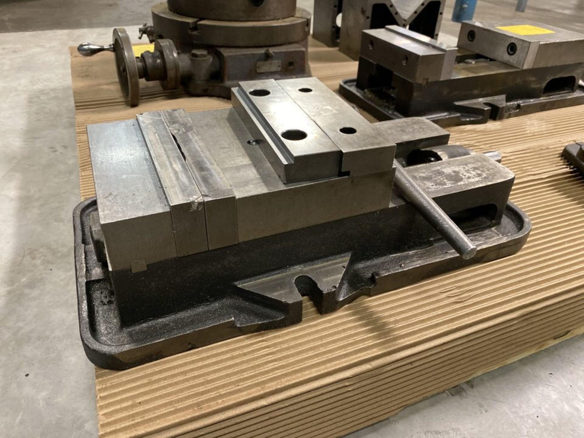 HD Vise, 8" Wide, 9" Opening