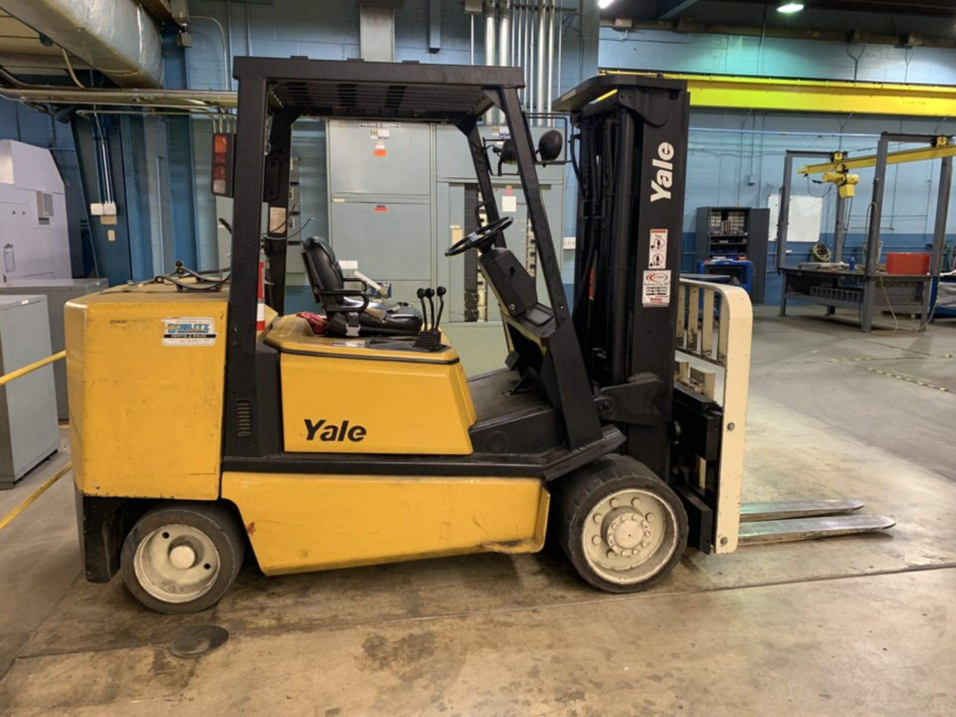 10,000 Lb. Yale Model GLC100MGNGBV085 LP Forklift - Image 4 of 6