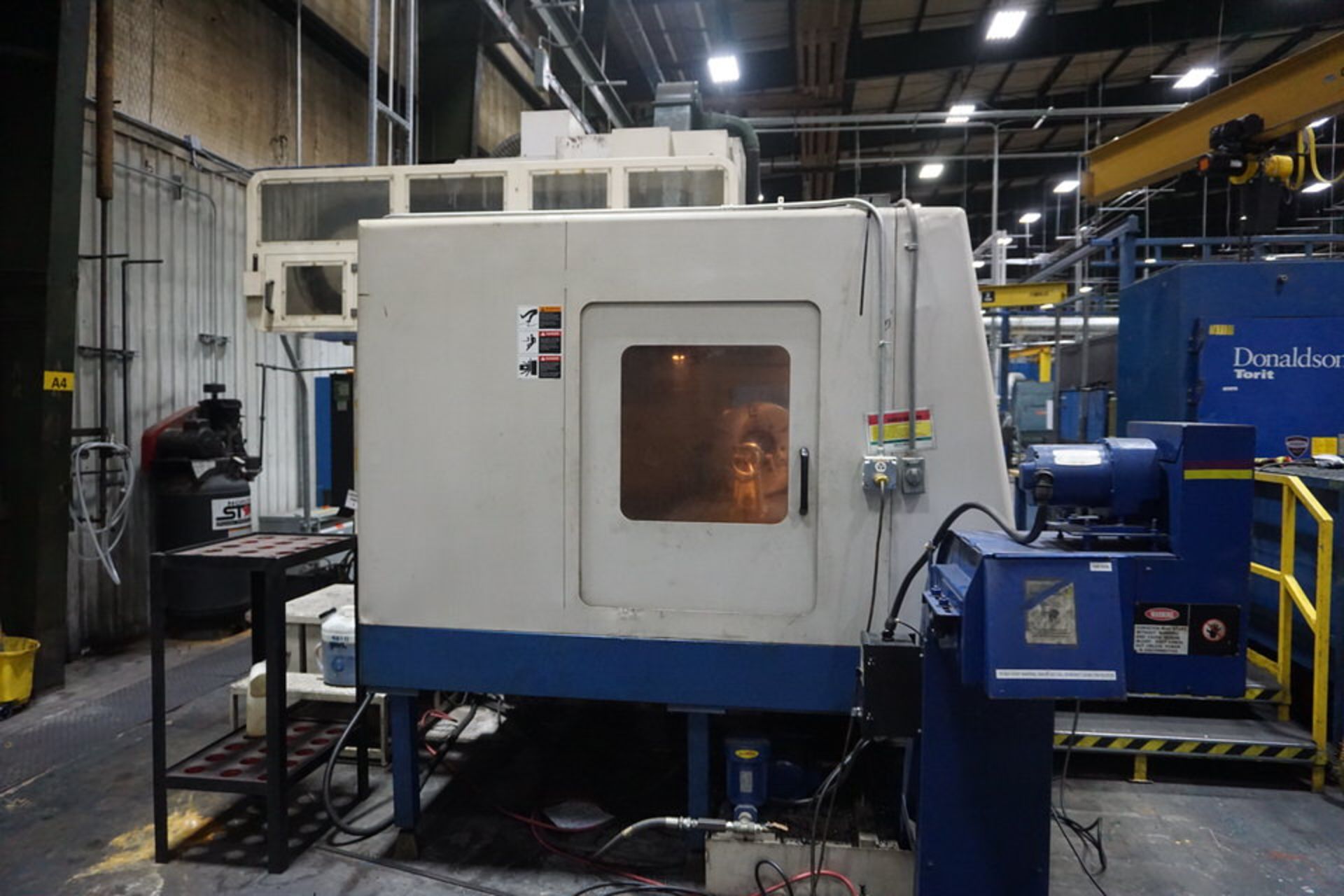 DAEWOO DMV8030S VERTICAL MACHINING CENTER (ASST#:P345105) - Image 2 of 10