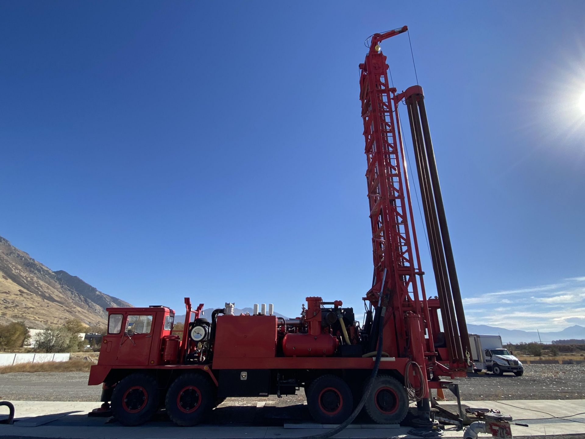 Hendrickson model- D-OH Vertical Workover Drilling Rig - Image 19 of 19