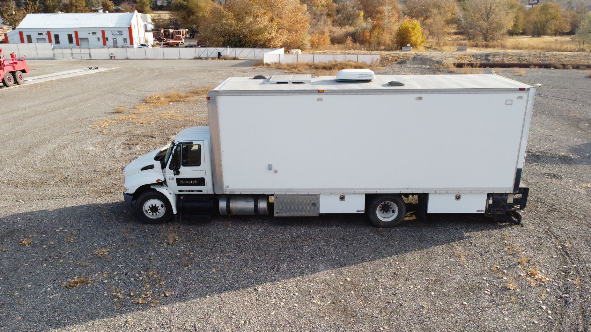 International Truck 4300 DT466 w/ Command Station and Contents Plate Y87 2BF - Image 6 of 7