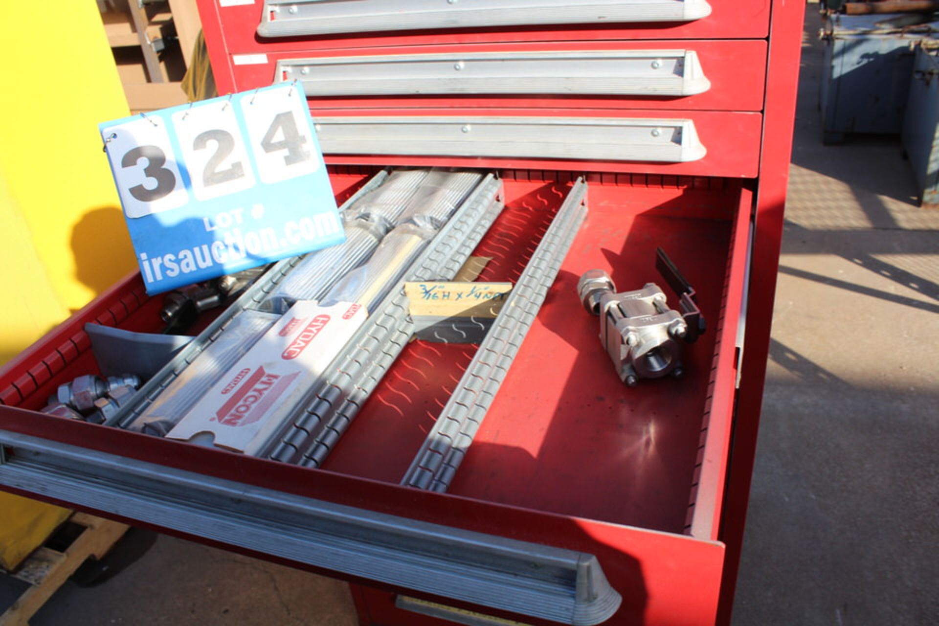 (11) DRAWER LYON TOOL CABINET W/ ASST CYLINDERS & FILTERS - Image 2 of 8