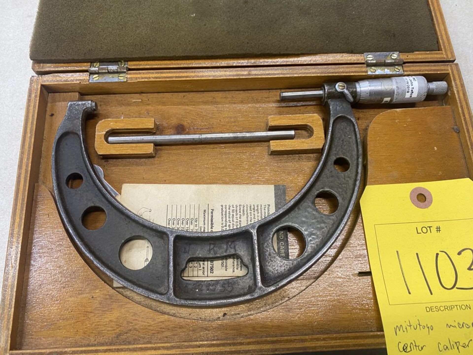 Mitutoyo Micrometer Center Caliper