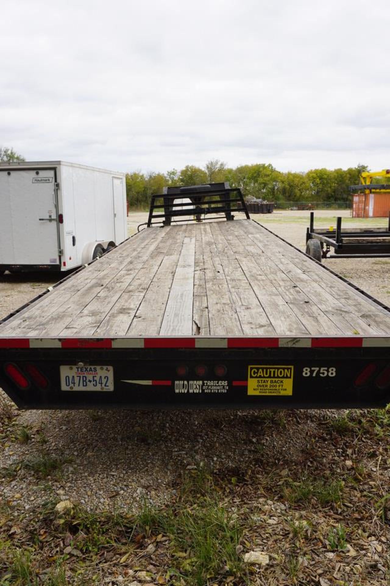 2012 8' x 30' WILD WEST GOOSE NECK TRAILER, MAX LOAD: 26,000 LBS (MUST BE REMOVED BY DECEMBER 22) - Image 2 of 8