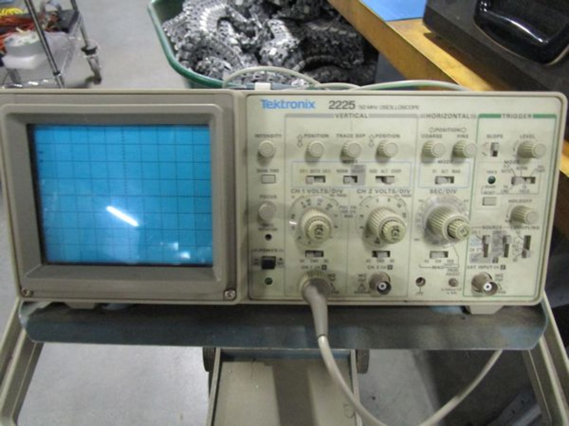 Tektronics 2225 Oscilloscope with Cart - Image 2 of 2