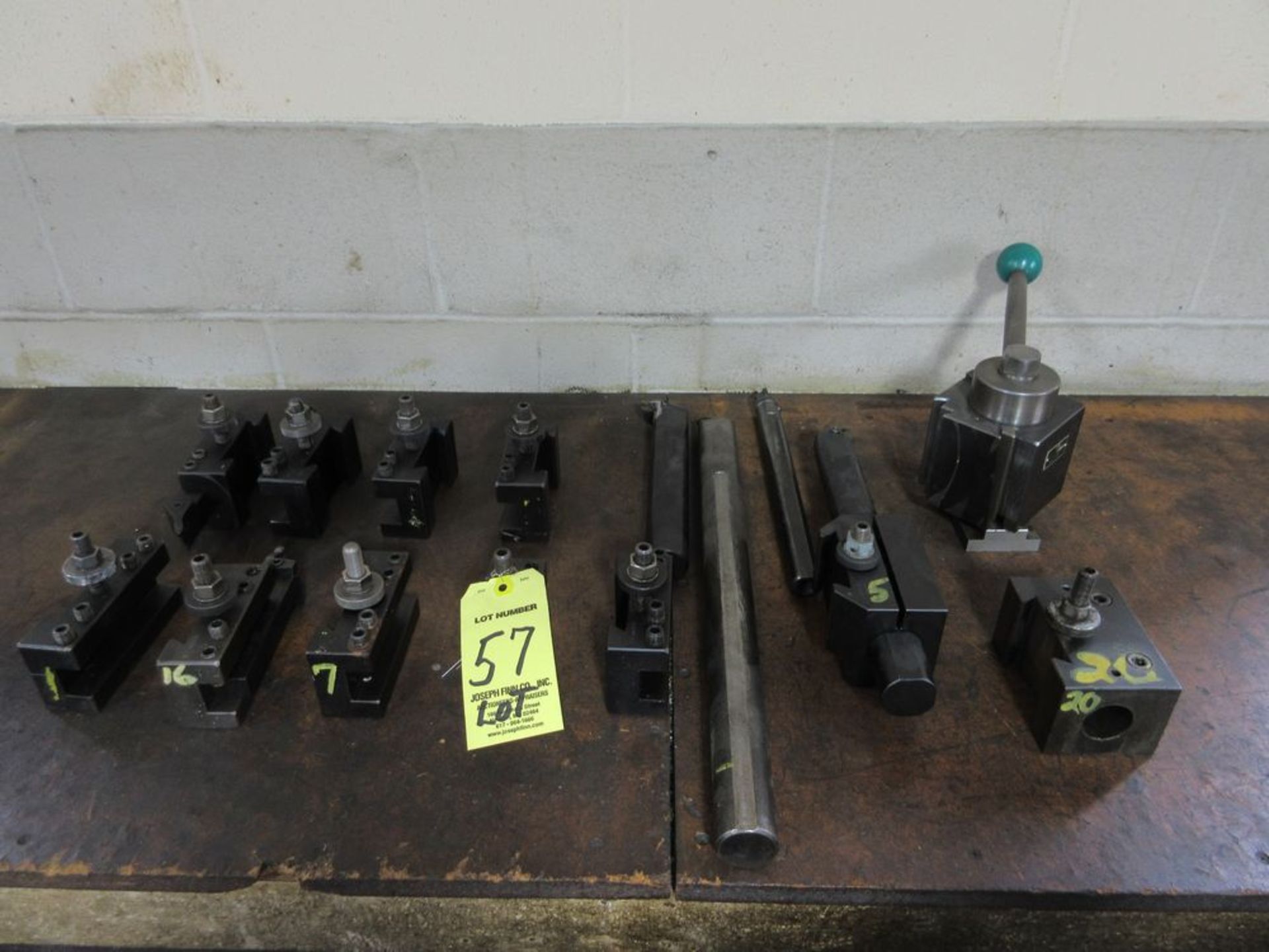 DTM 100A Tool Post w/(11) Tool Holders & (4) Cutters