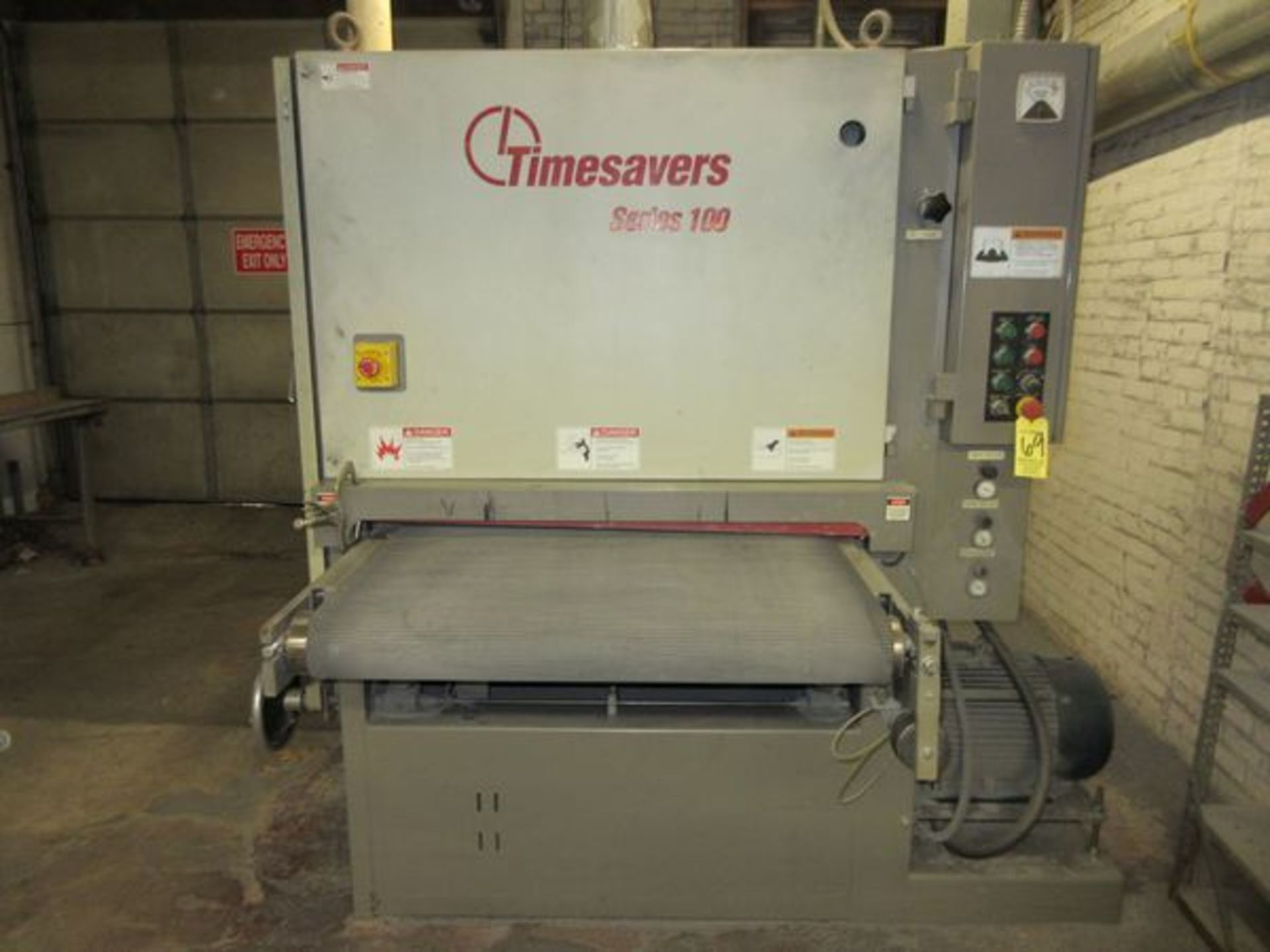 Timesavers Series 100 137-1HPM Wide Belt Sander S/N 50648M, Scissor lift Table