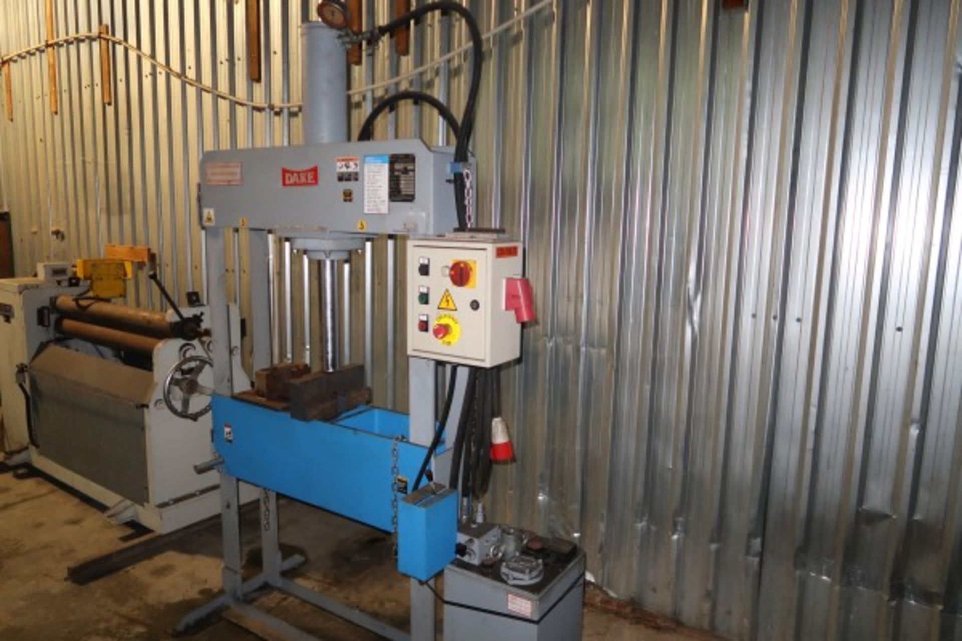 2009 DAKE HYDRAULIC SHOP PRESS, MODEL PSS40, 40 TON, 220V W/HYDRAULIC POWER PACK - Image 2 of 8