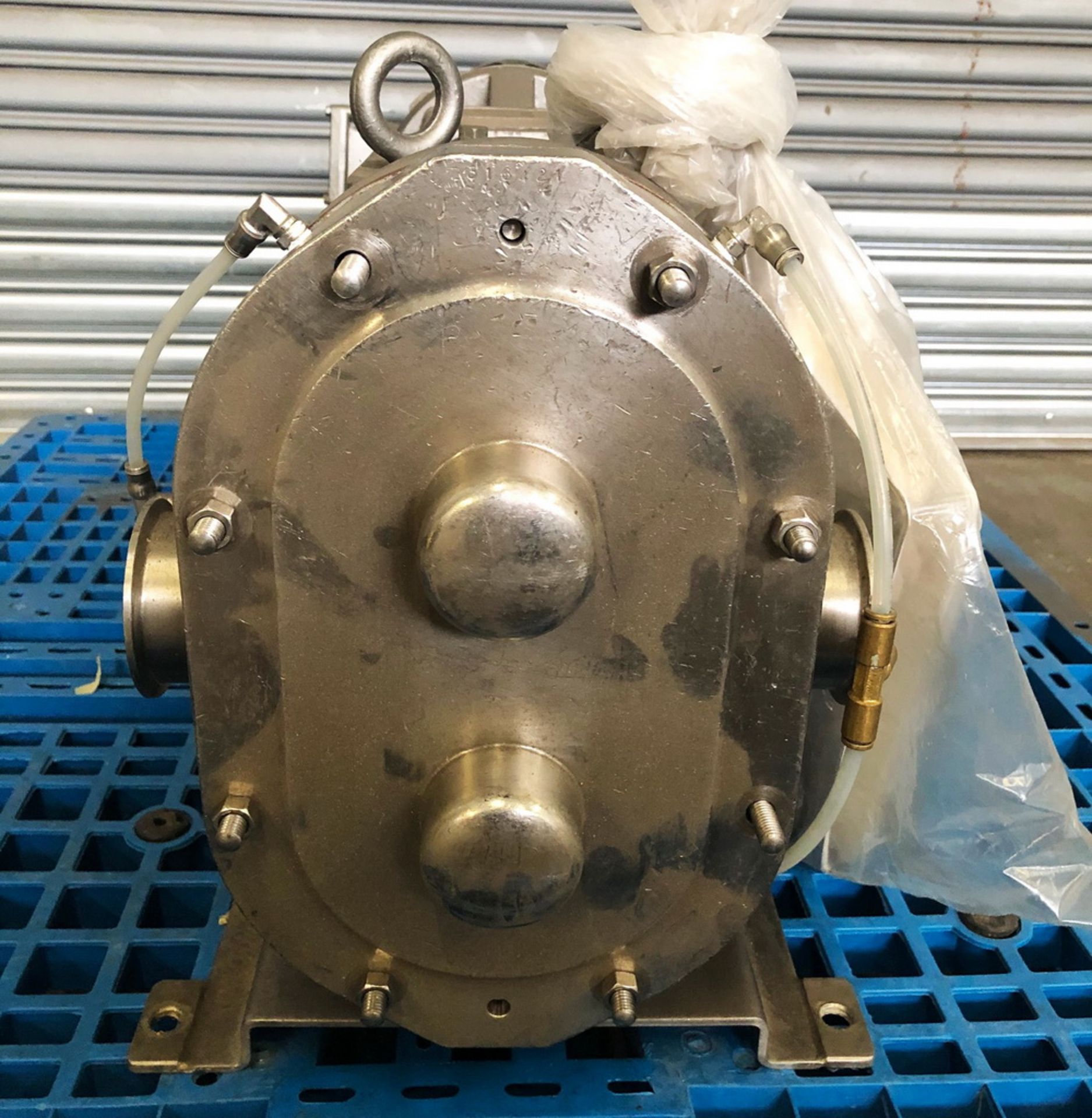 Waukesha stainless steel positive displacement pump, driven by a 3HP XP motor - Image 5 of 11