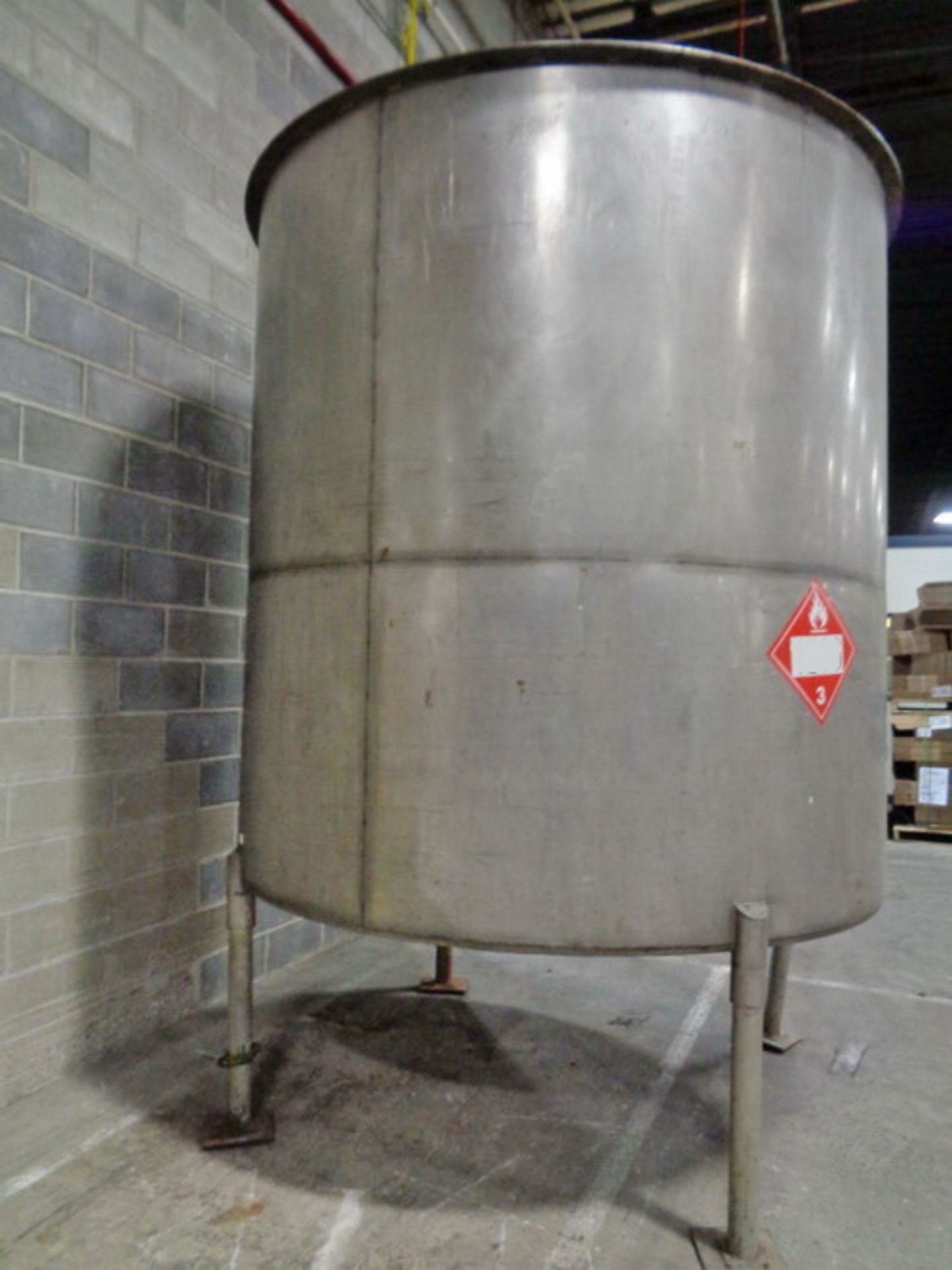 Vertical 1500 Gallon Stainless Steel Tank - Image 3 of 6