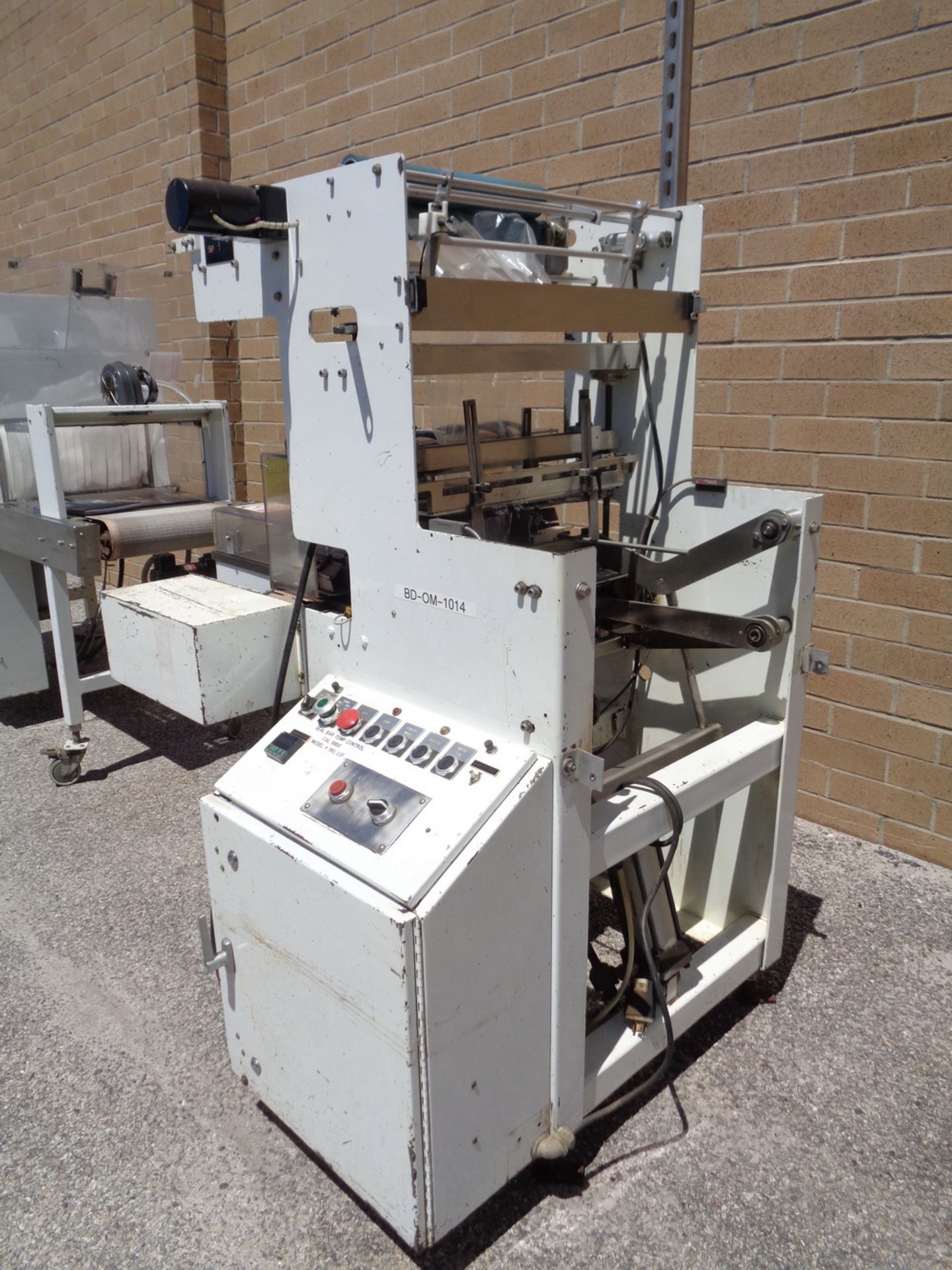 Omega Single Lane Shrink Bundler, Model SL-18 - Image 4 of 12