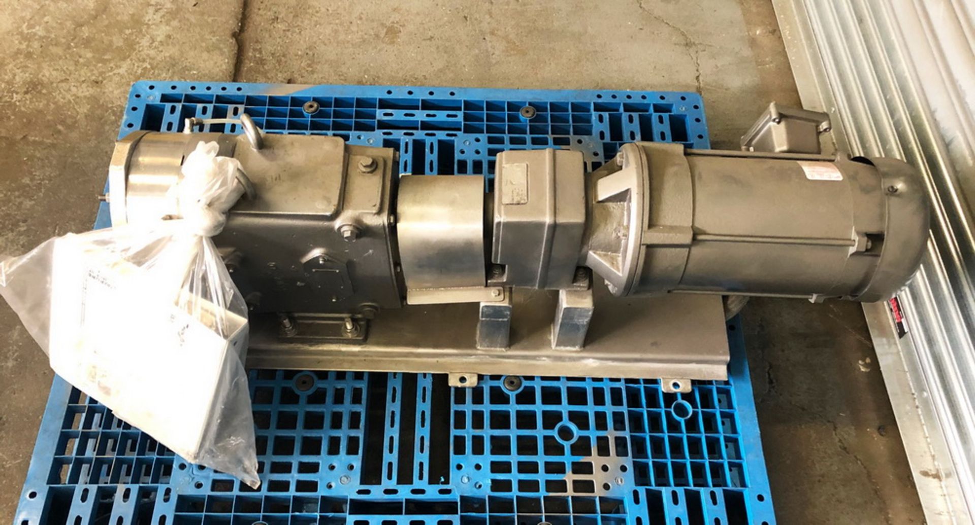 Waukesha stainless steel positive displacement pump, driven by a 3HP XP motor - Image 4 of 11