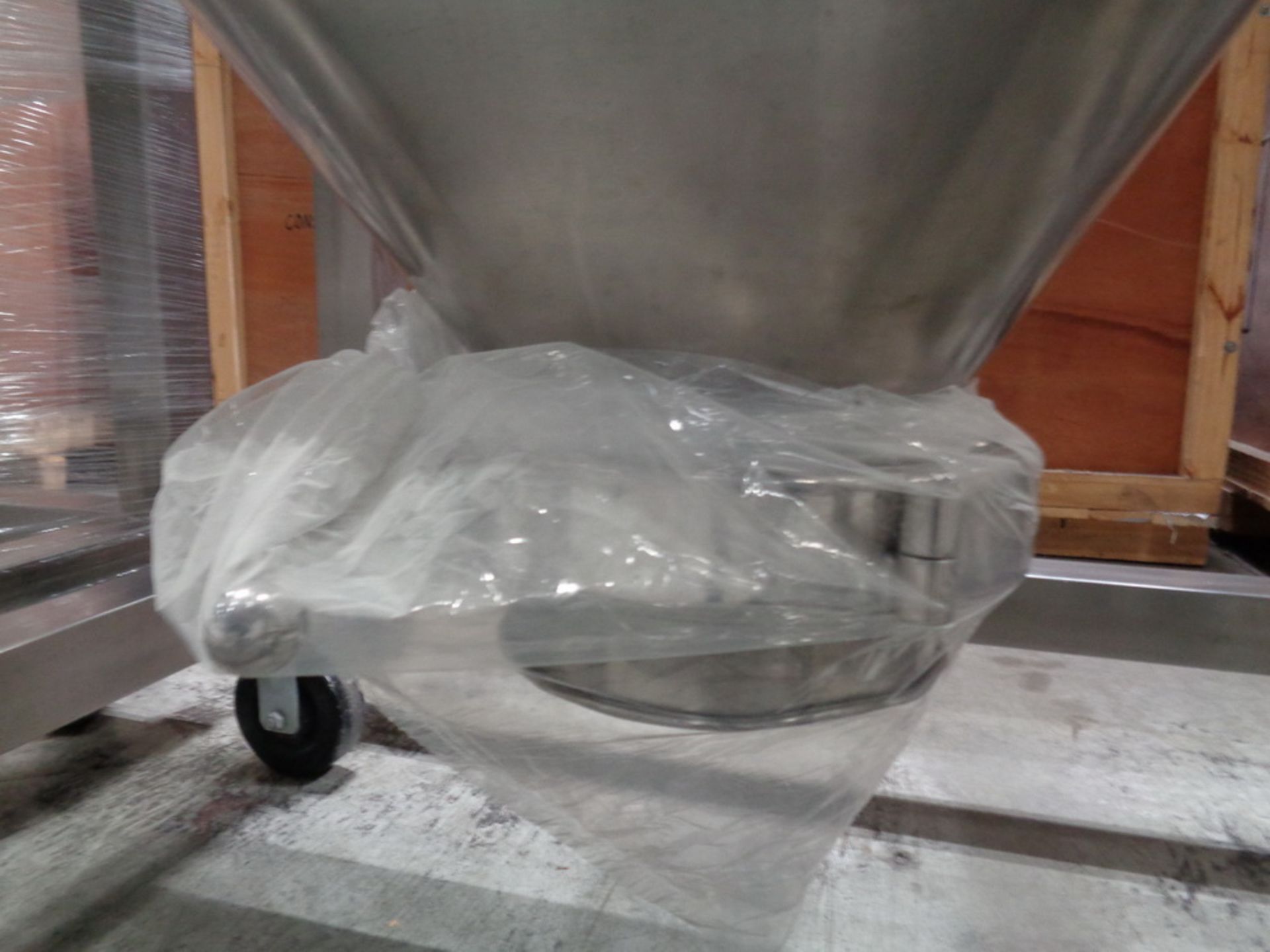 SS Powder Tote, 500 Liters, no valve and no casters - Image 4 of 7