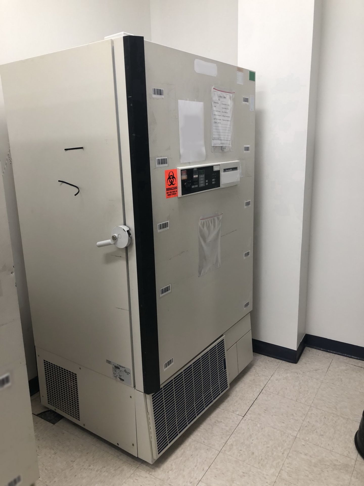 Thermo Fisher Scientific Freezer, Model I825UA35 - Image 2 of 4