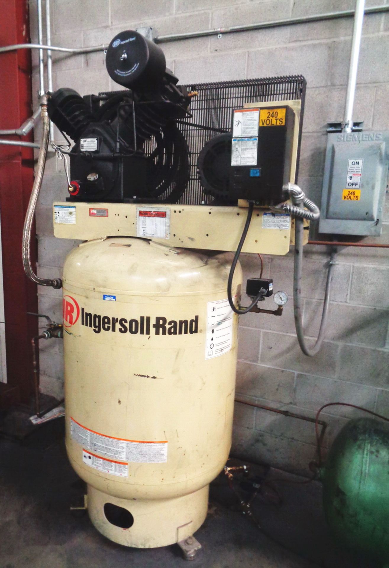 Ingersol Rand 10HP Piston Air Compressor - Image 2 of 6