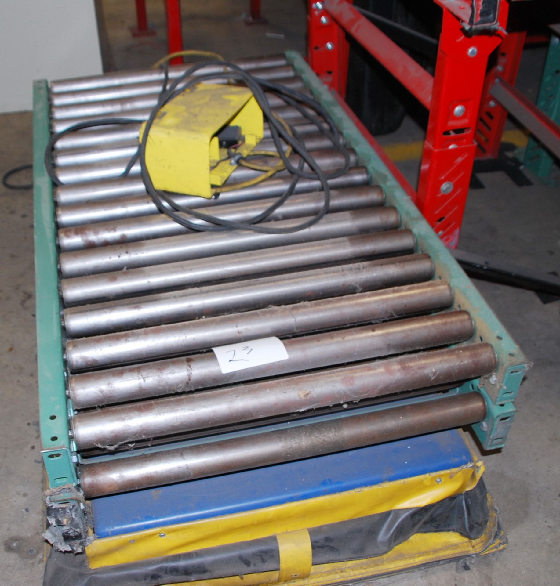 Lot of (2) sections roller conveyor - Image 2 of 2
