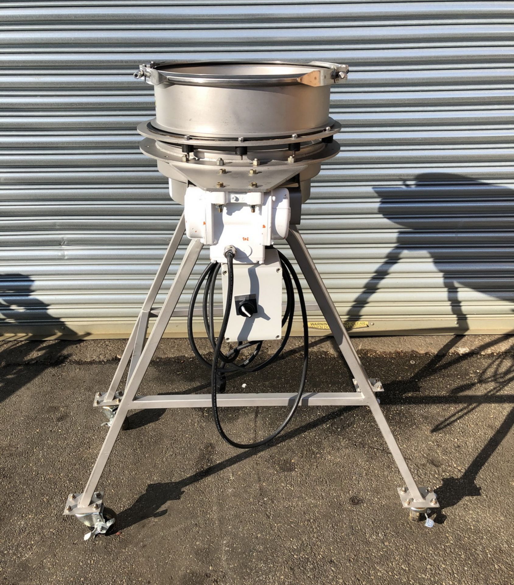 Midwestern Industries Stainless steel 16” Porta Sifter, S/N 0207-5772. Portable base, single deck - Image 4 of 9