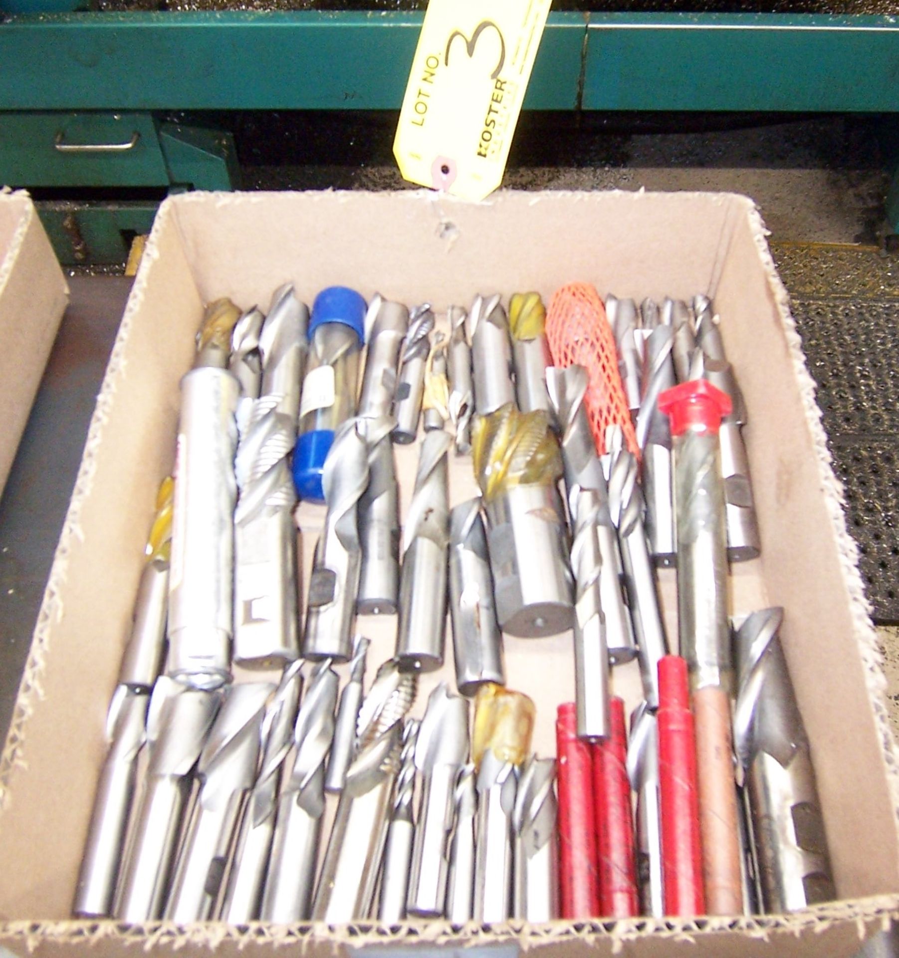 LOT OF ASSORTED SINGLE END MILLS