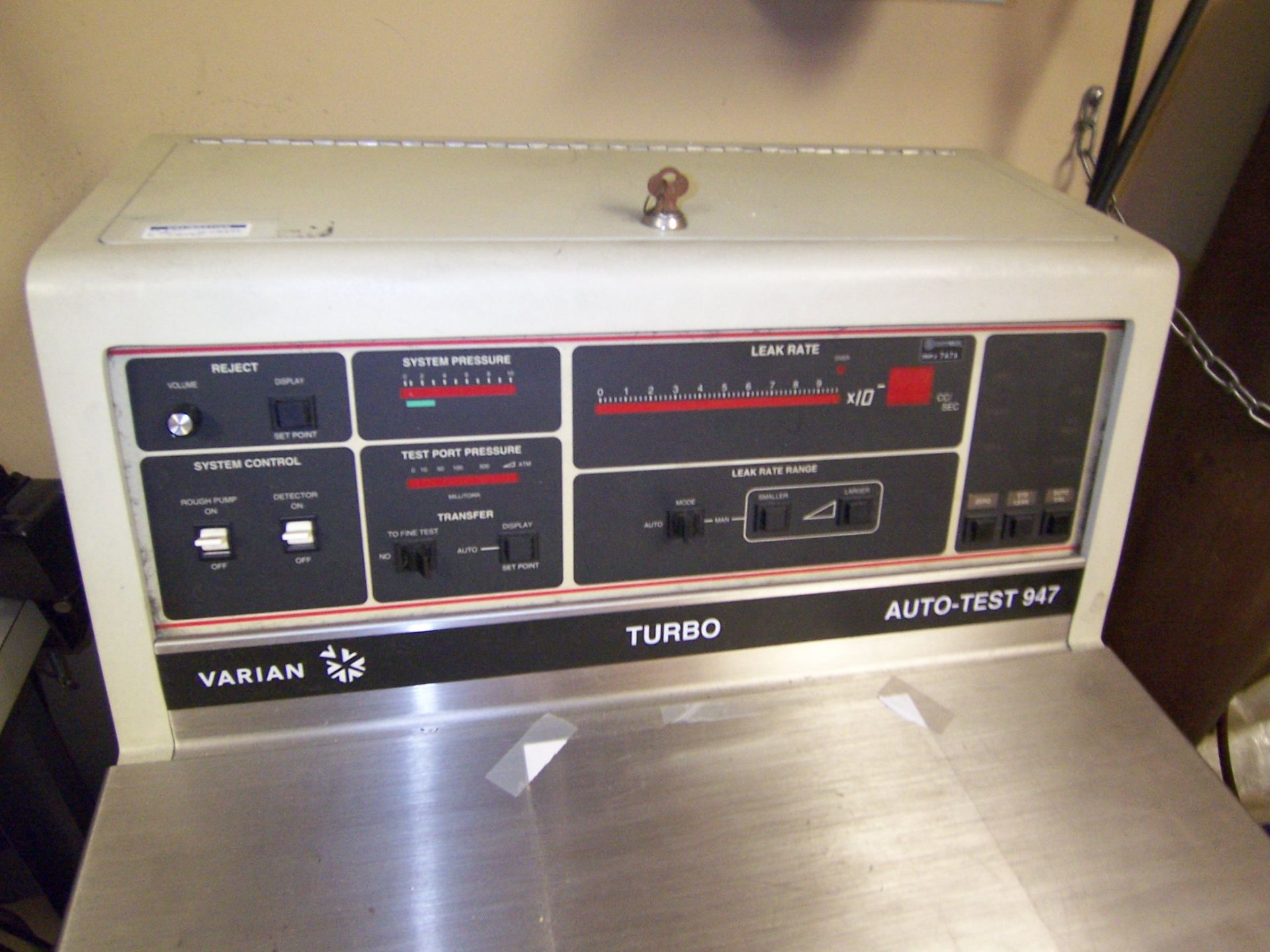 VARIAN TURBO AUTO-TEST 947 LEAK DETECTION SYSTEM, S/N: LCG1029 - Image 2 of 2