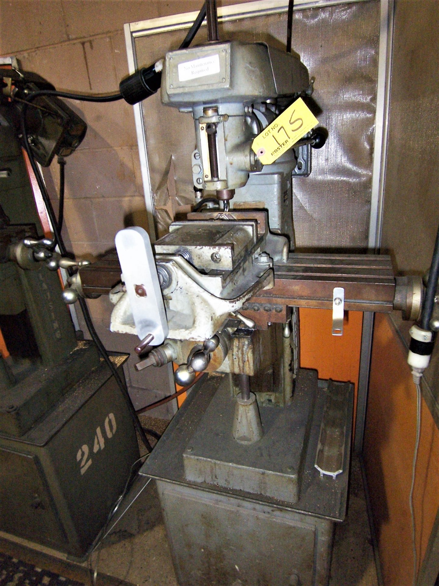 CLAUSING MDL. 8250 VERTICAL KNEE TYPE MILLING MACHINE, WITH STEP PULLEY SPEED CHANGE, #2MT TAPER, 6"