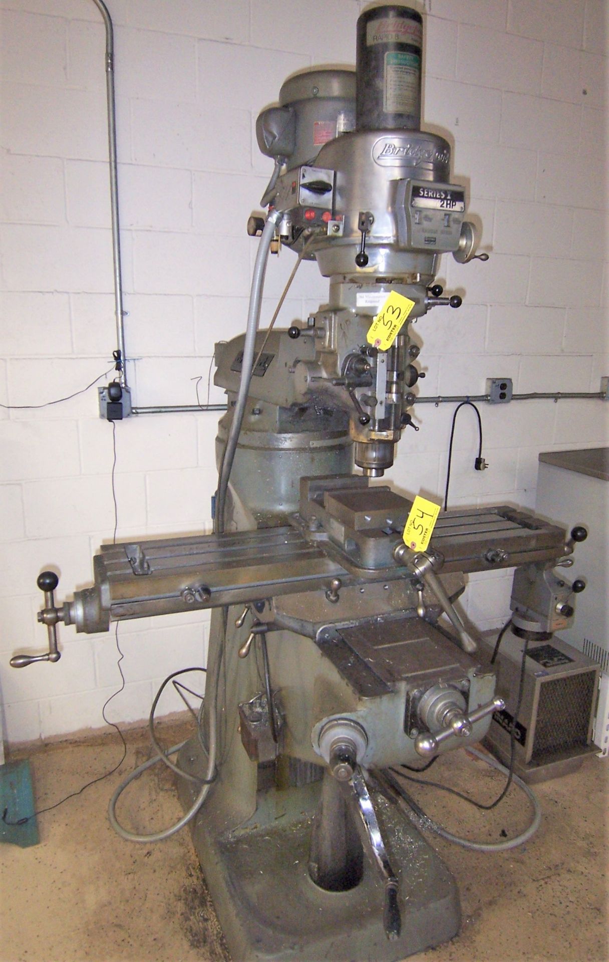 BRIDGEPORT SERIES I 2HP VERTICAL MILLING MACHINE WITH A 9" X 42" POWER FEED TABLE, SPINDLE SPEEDS TO - Image 2 of 5