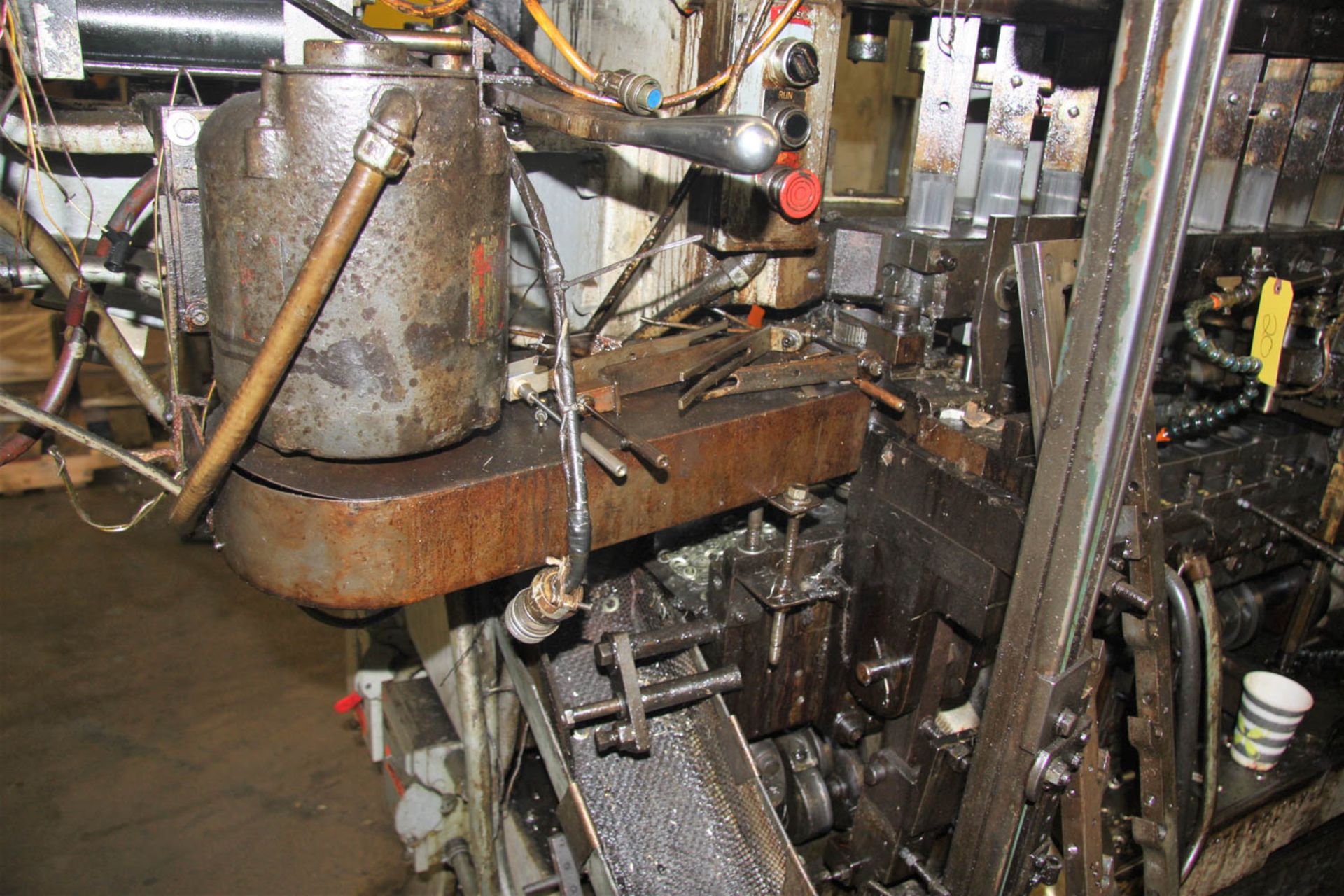 WATERBURY-FARREL MDL. 1510 EYELET MACHINE (beading attachment not included), ROLLER CAM, HITCH FEED, - Image 5 of 9