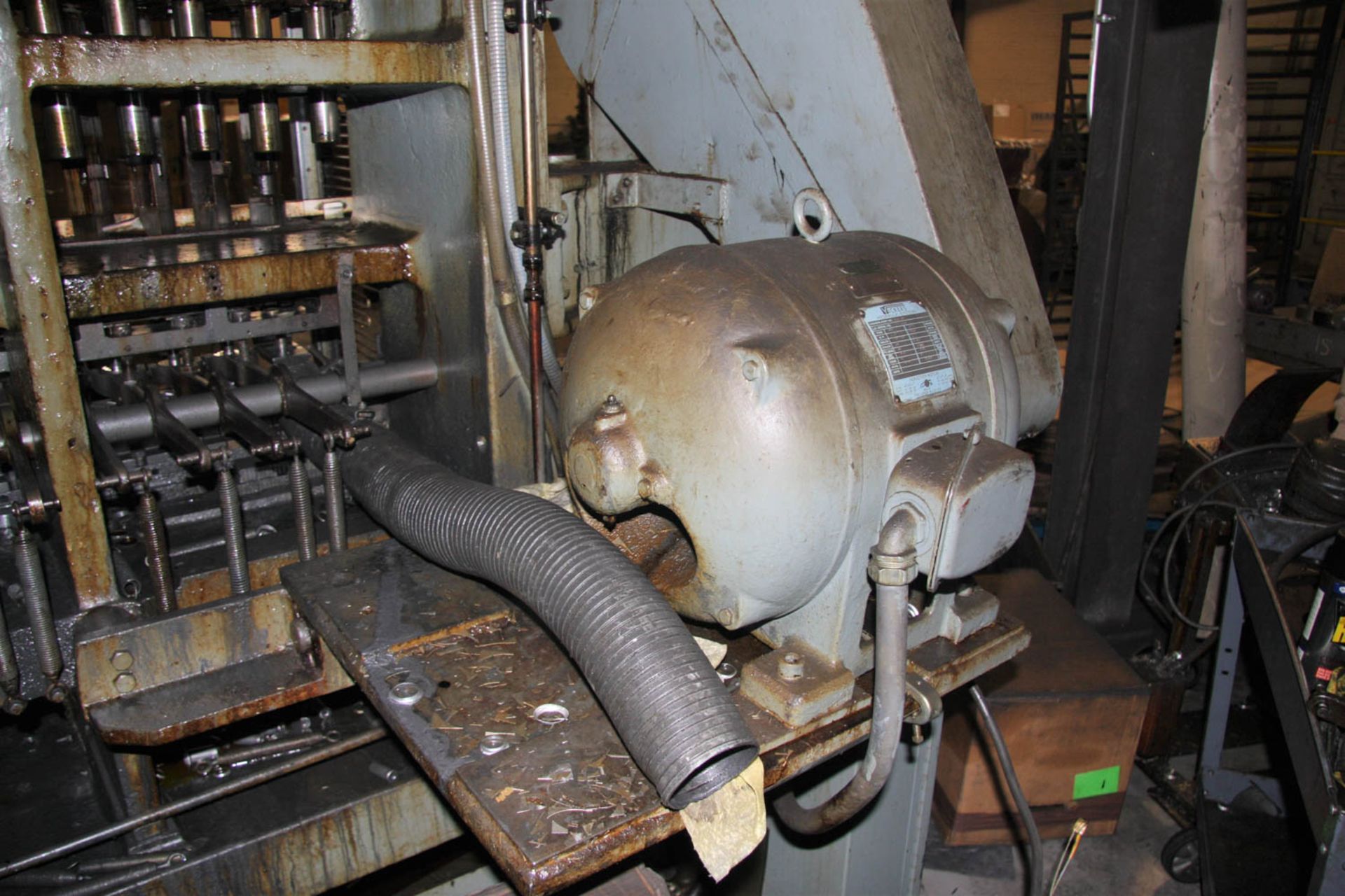 WATERBURY-FARREL MDL. 1510 EYELET MACHINE, ROLLER CAM, HITCH FEED, MOTOR DRIVE, S/N: S-137769/ - Image 7 of 10