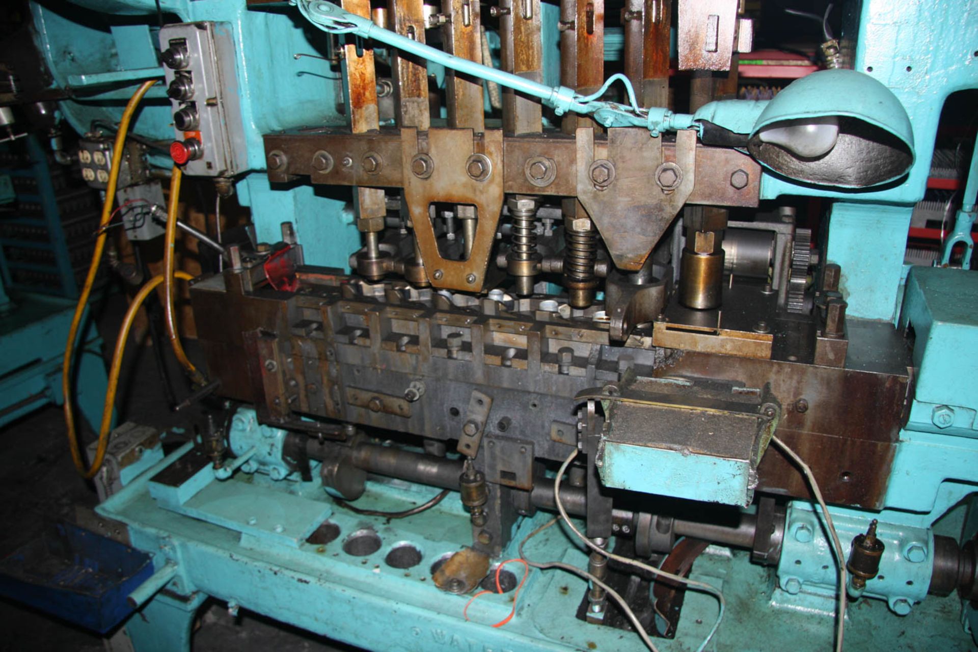 WATERBURY-FARREL MDL. 158 EYELET MACHINE, ROLLER CAM, MECHANICAL CLUTCH, VARI-DRIVE, ISB MONITOR, - Image 3 of 8