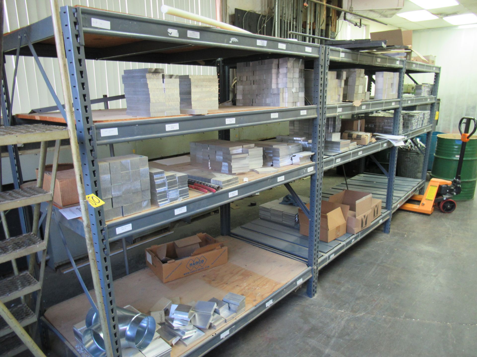 ADJUSTABLE SHELVING (NO CONTENTS) - Image 3 of 3