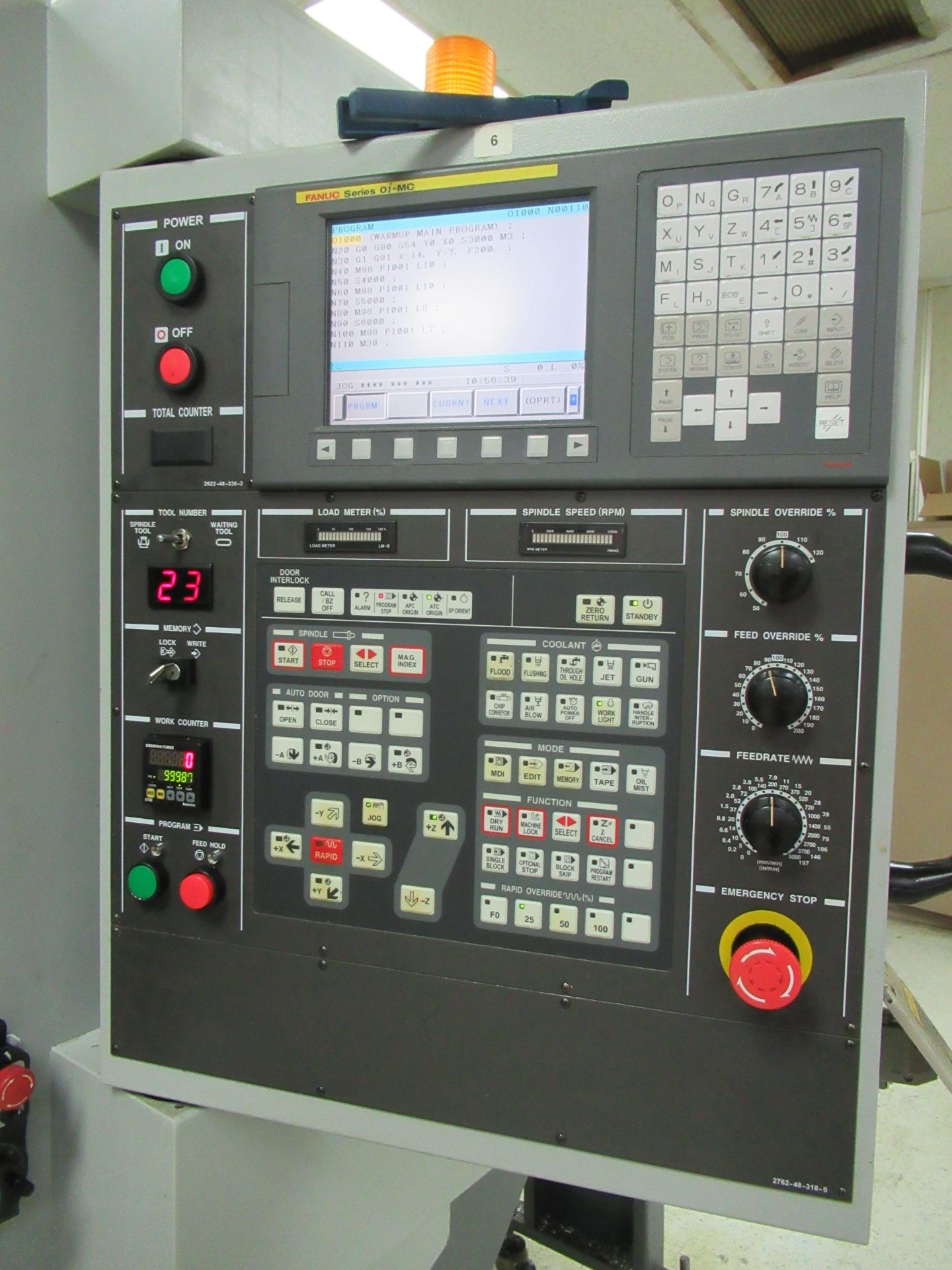 HYUNDAI-KIA MDL. VX-400 VERTICAL MACHINING CENTER, TRAVELS: X-31.5", Y-18.1", Z-20.4", 18" X 39.4" - Bild 2 aus 8