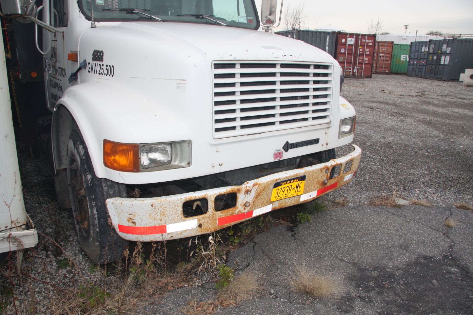 1996 INTERNATIONAL 4700X2 ATTENUATOR TRUCK, 16' STEEL DECK, APPROXIMATELY 67,410 MILES, RENCO "RAMCO - Image 18 of 22