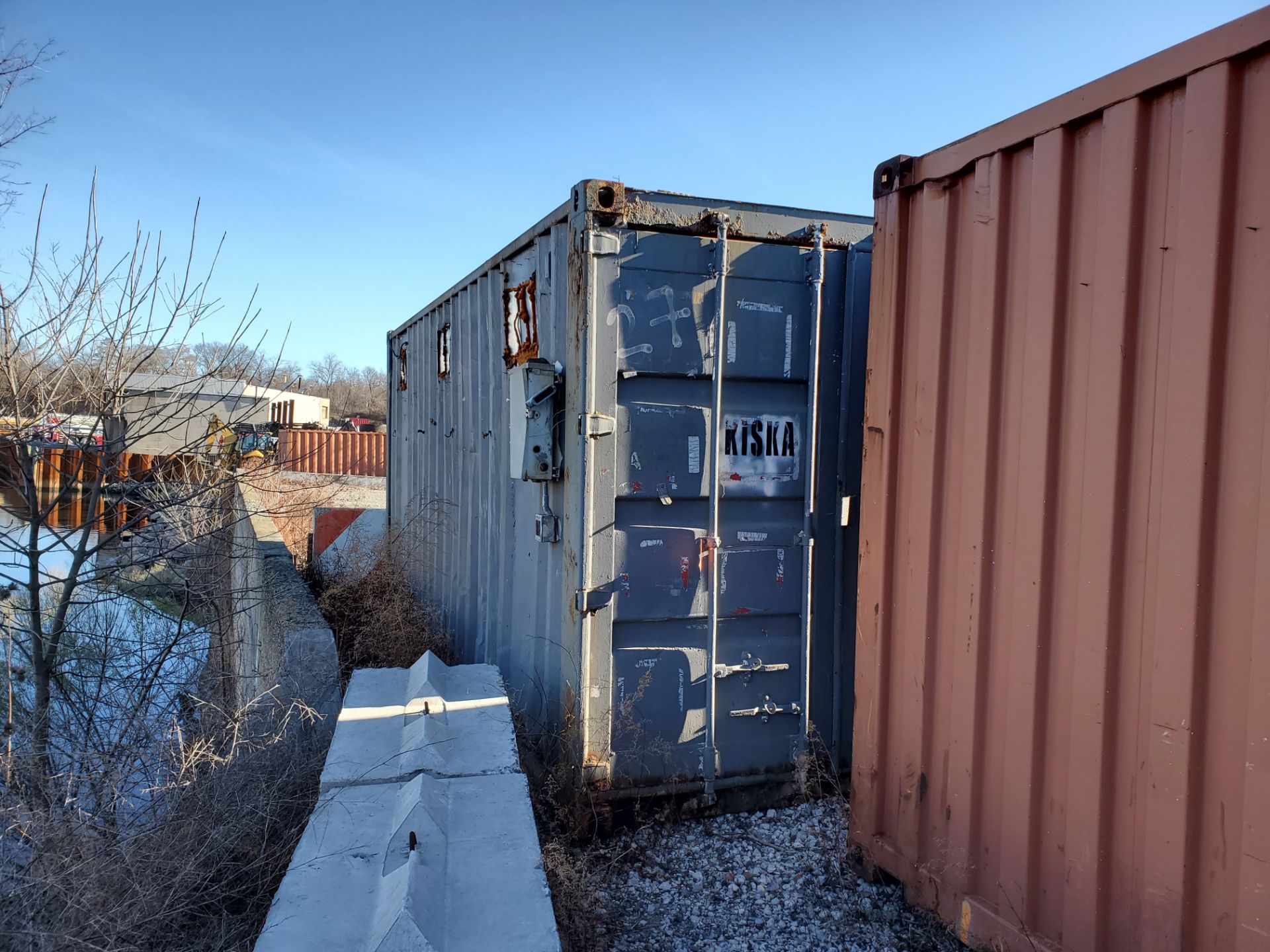 20' SHIPPING CONTAINER (#27) [LOCATED @ 6 CANAL ROAD, PELHAM, NY (BRONX)]