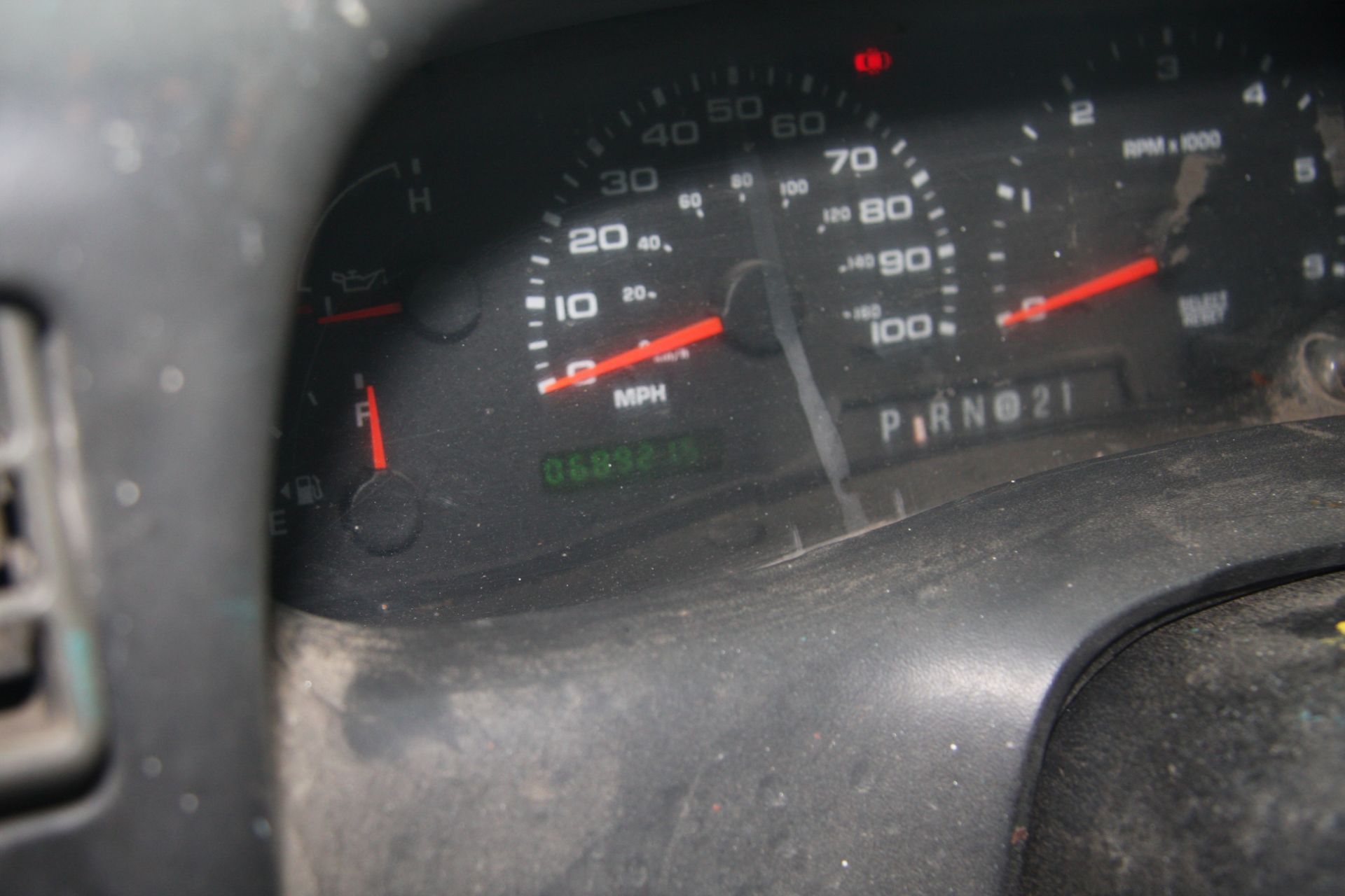 2002 FORD F-350 XL SUPER DUTY UTILITY TRUCK, AUTOMATIC, WITH 68,921 APPROXIMATE MILES, TRITON 5. - Image 5 of 12