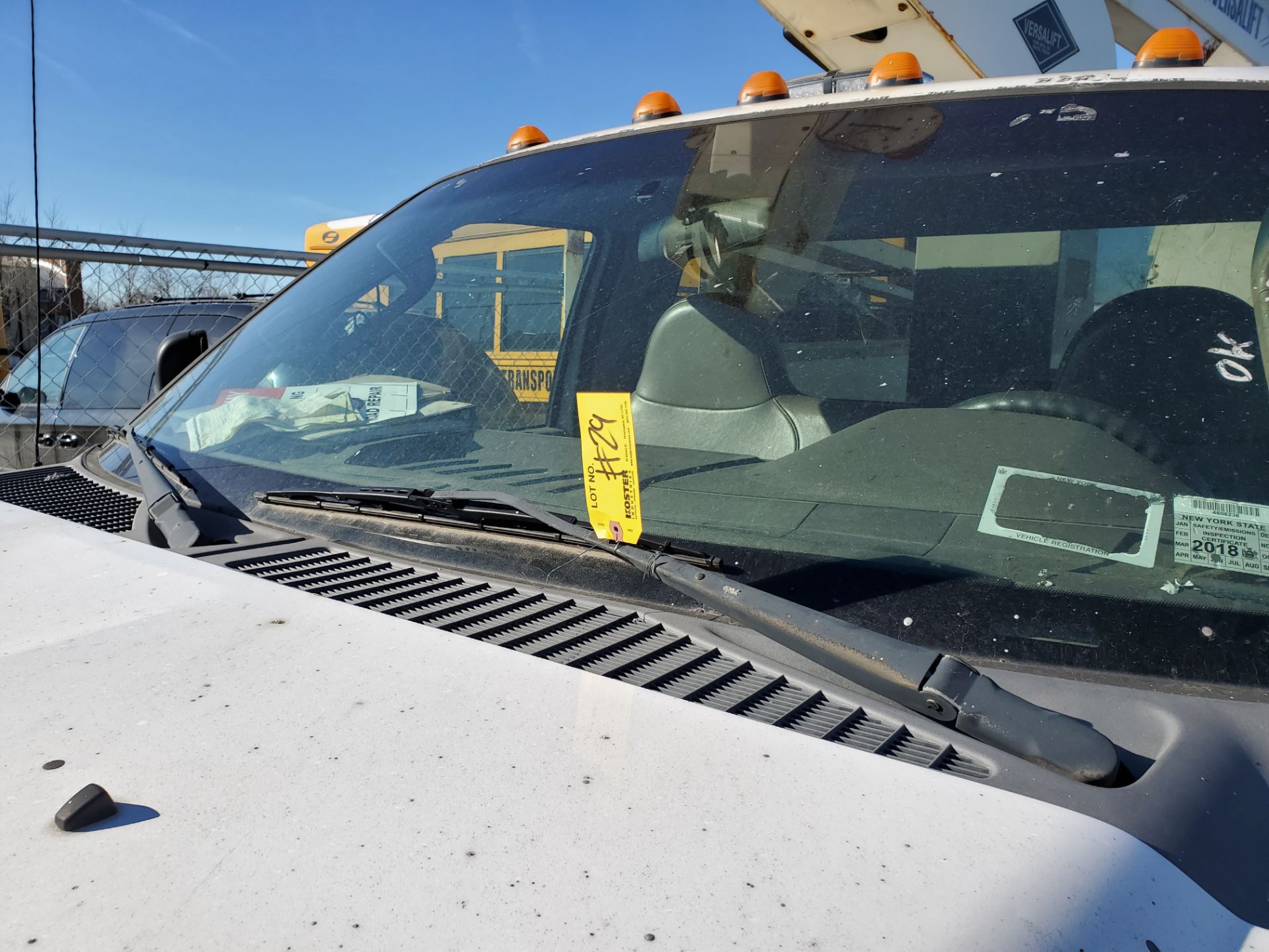 2008 FORD F350 XL SUPER DUTY UTILITY TRUCK, VERSALIFT MDL. TEL-29-N/NE ELECTRIC HYDRAULIC BUCKET - Image 12 of 17