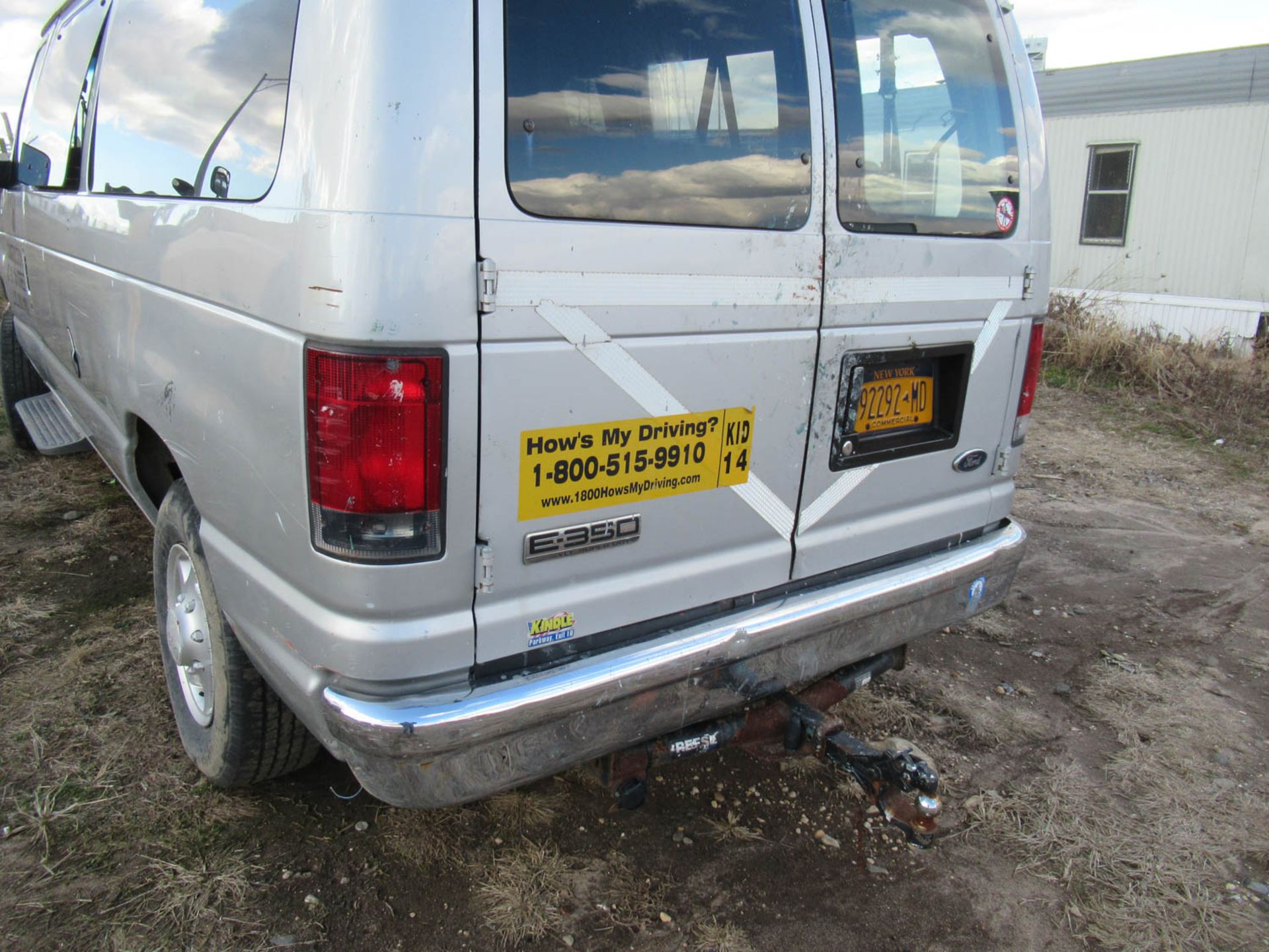 2006 FORD E-350 XLT SUPER DUTY VAN, [2] REAR BENCH SEATS, APPROXIMATELY 154,093 MILES, VIN: - Image 4 of 13