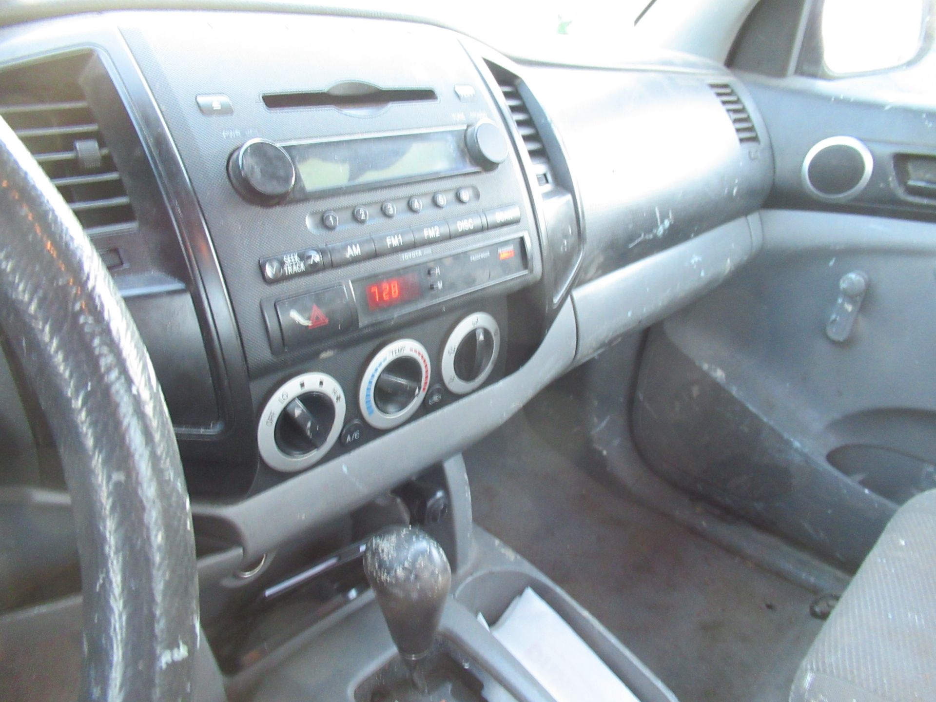 2008 TOYOTA TACOMA PICKUP TRUCK, AUTOMATIC, WITH APPROXIMATELY 105,732 MILES, VIN: 5TENX22N382504186 - Image 6 of 12