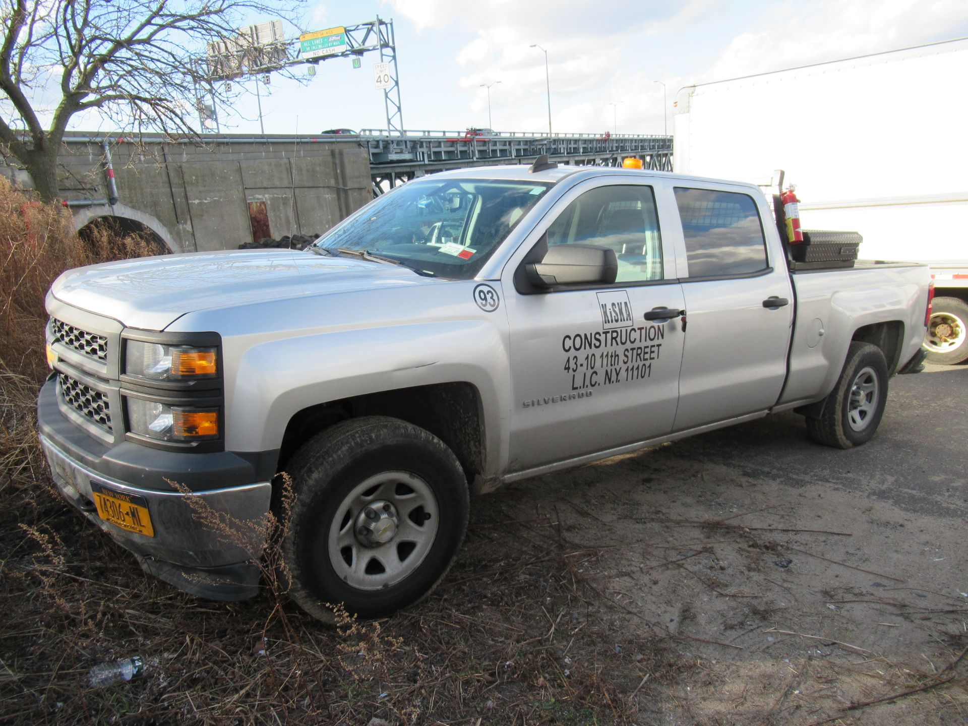 2015 CHEVY SILVERADO PICKUP TRUCK, 4-WHEEL DRIVE, 4-DOOR, APPROXIMATELY 71,840 MILES, CLOTH SEATS,