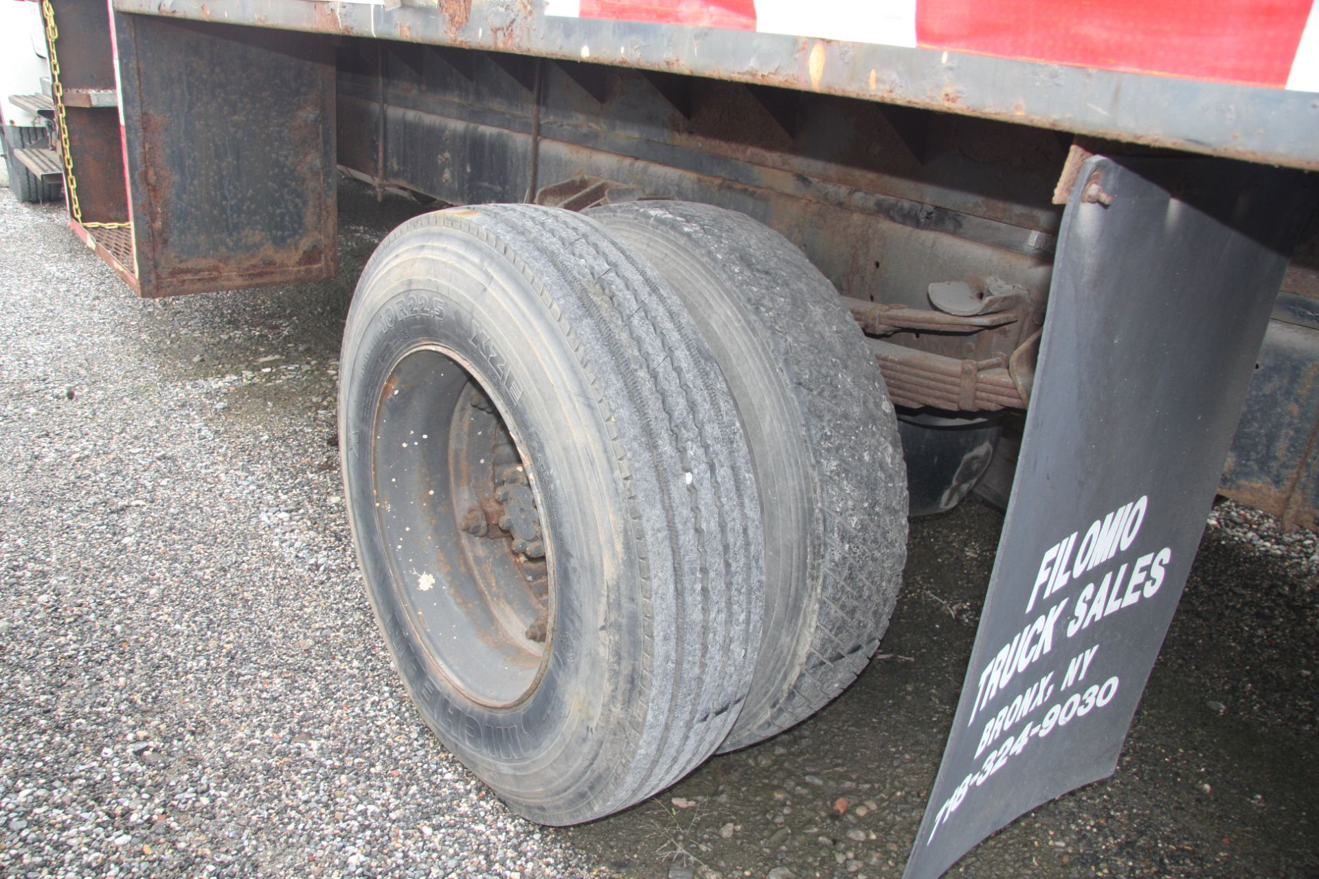 1996 INTERNATIONAL 4700X2 ATTENUATOR TRUCK, 16' STEEL DECK, APPROXIMATELY 67,410 MILES, RENCO "RAMCO - Image 10 of 22