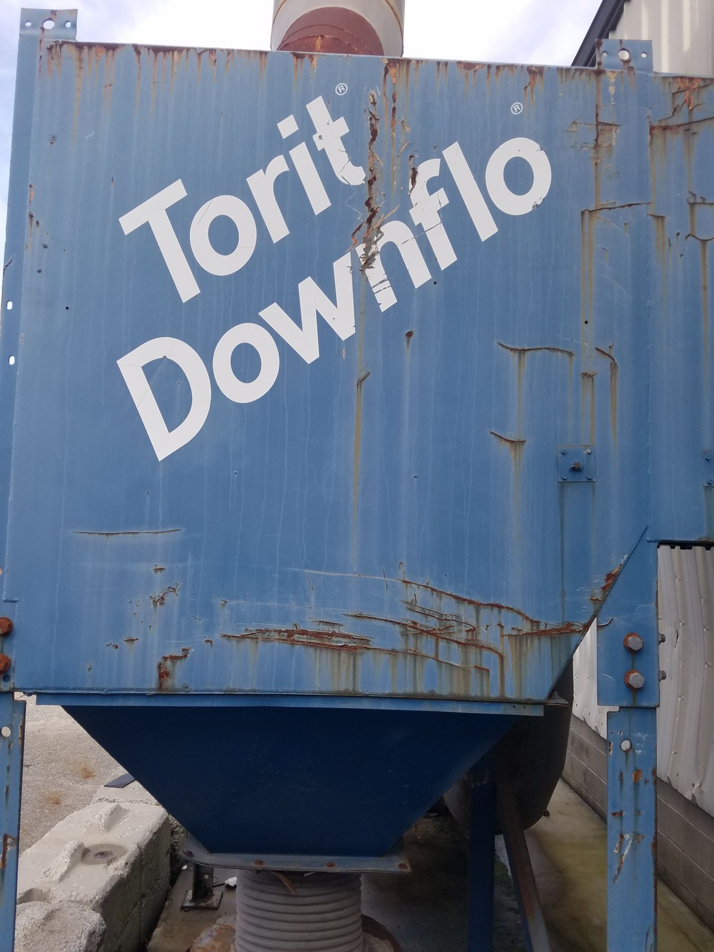 TORIT DONALDSON "DOWNFLO" MDL. 2DF24 DUST COLLECTOR, 50HP (OUTSIDE UNIT) (MILLVILLE, NJ) - Image 4 of 9