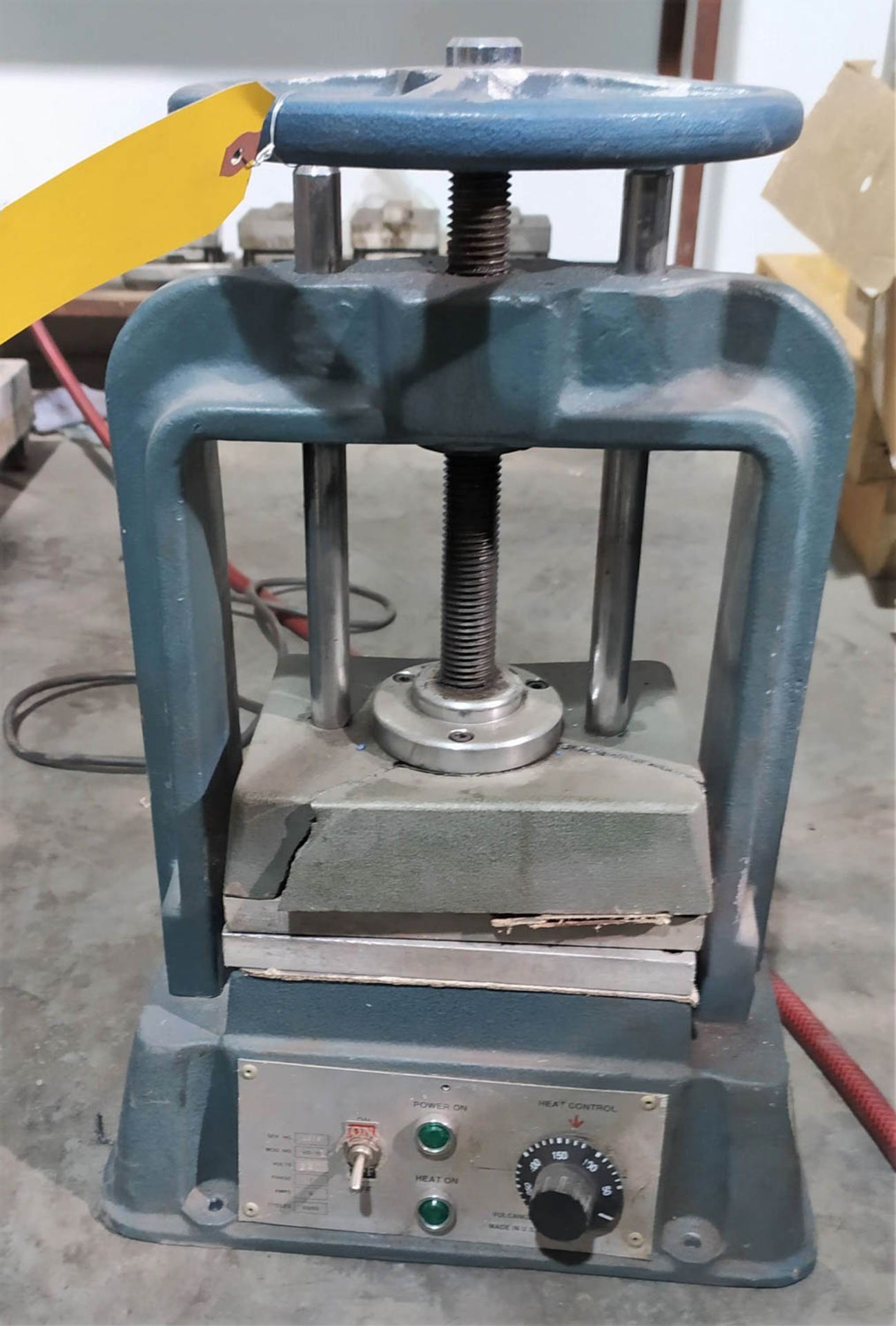 PLATEN PRESS MDL. VD-10 VULCANIZER; 220V; 1 PH; 6 AMP; 50/60 CYCLE; 15X20 PLATINE; MECHANICAL/HAND